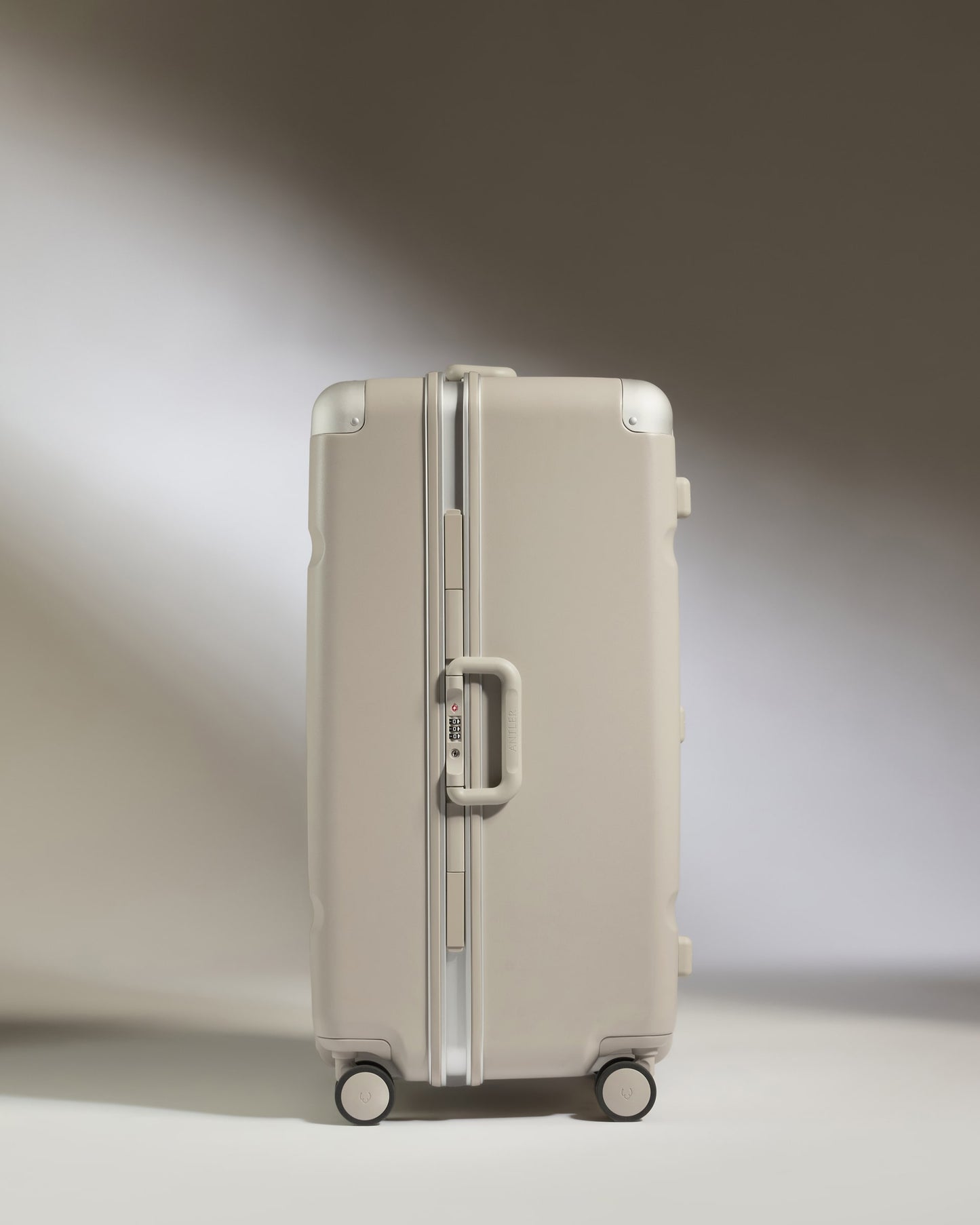 Trunk Luggage in Sandstone - Heritage Stripe