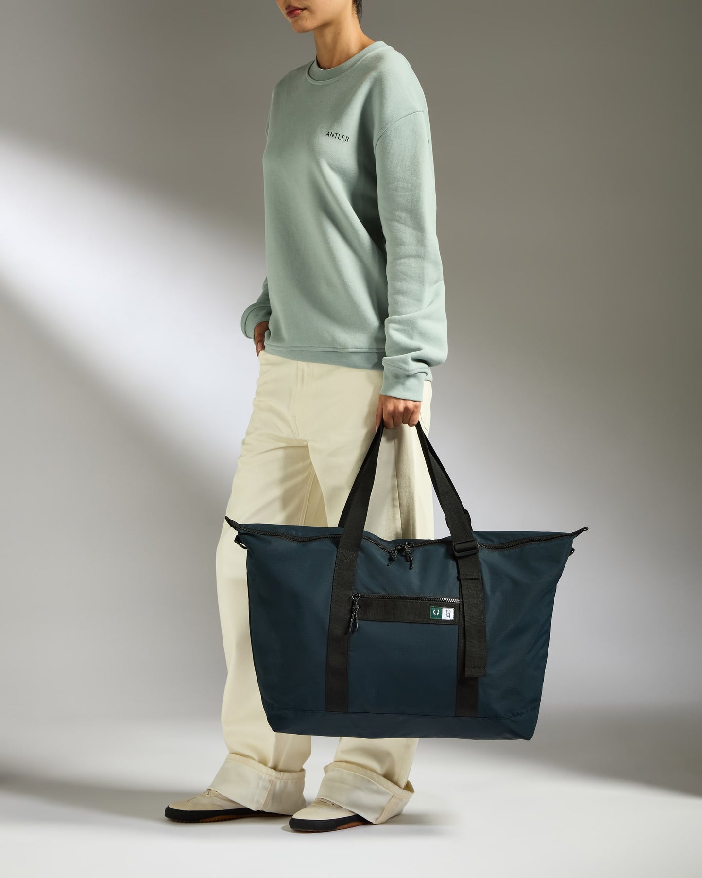 Essential Weekender Bag in Navy
