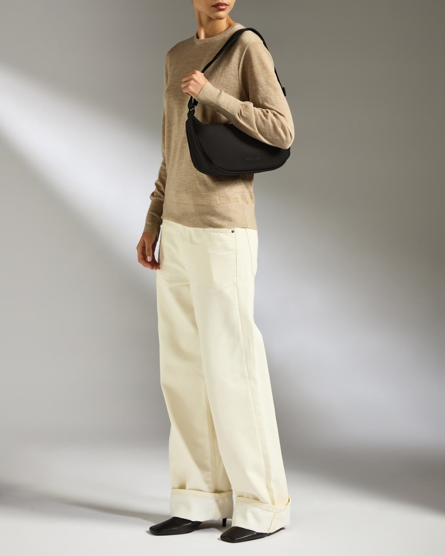 Icon Slingbag in Black