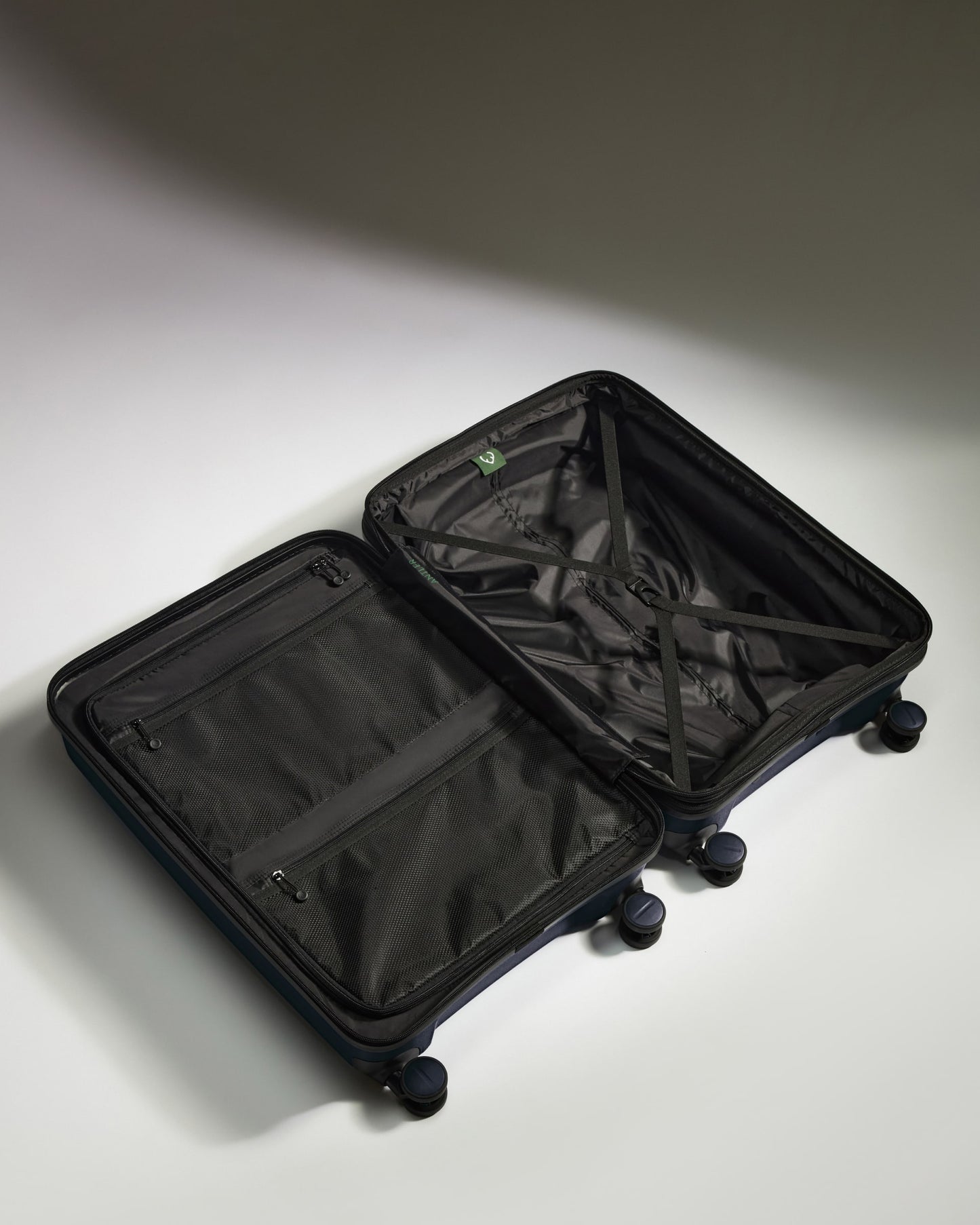 Medium Luggage in Navy - Logo Stripe