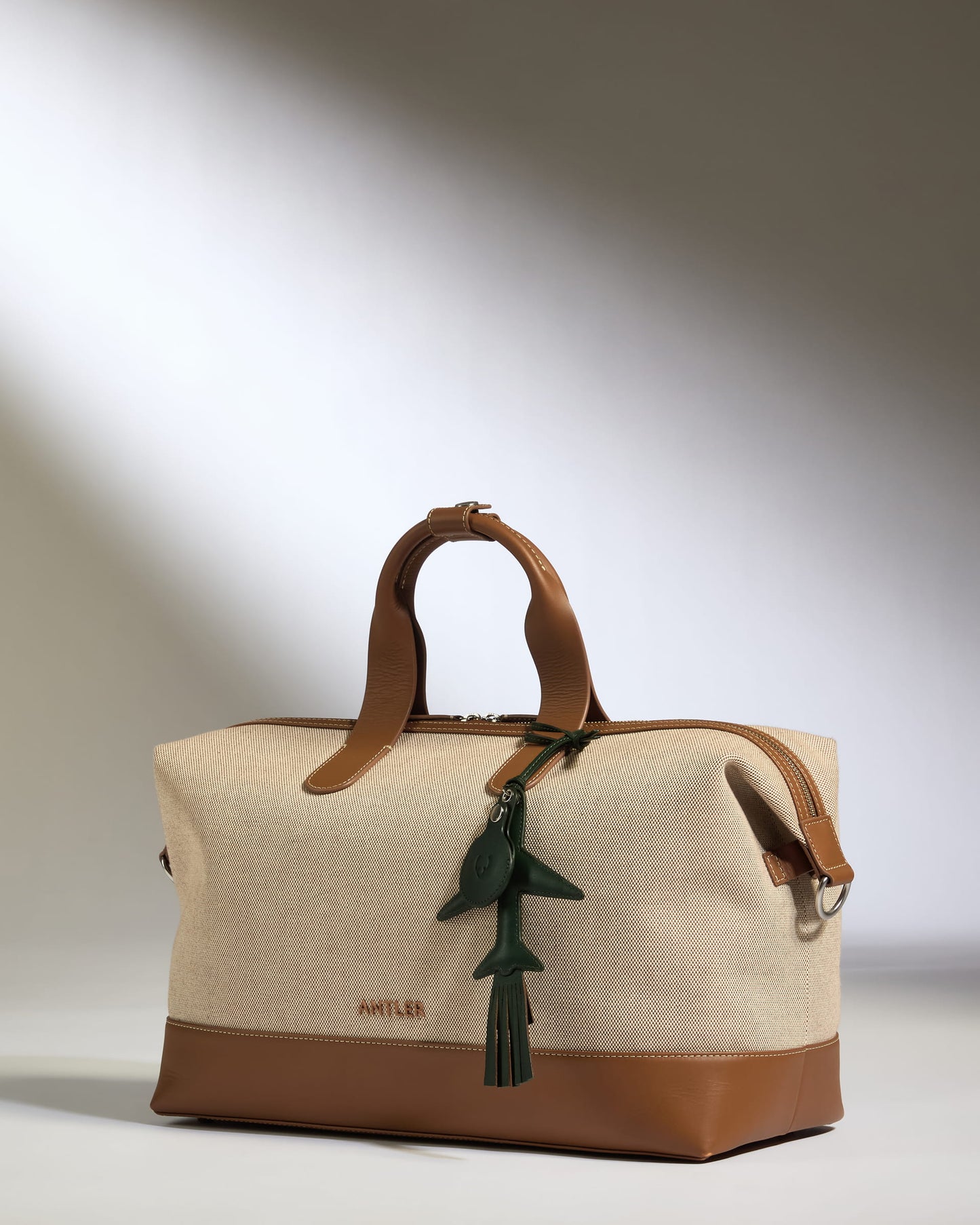 Heritage Leather Aeroplane AirTag Holder in Green