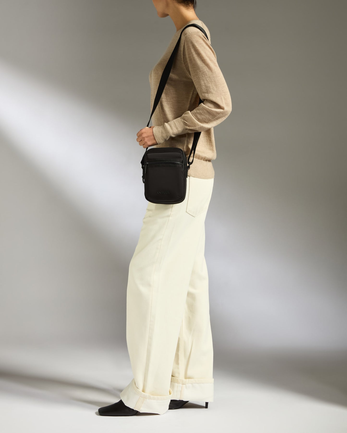 Icon Crossbody Bag in Black