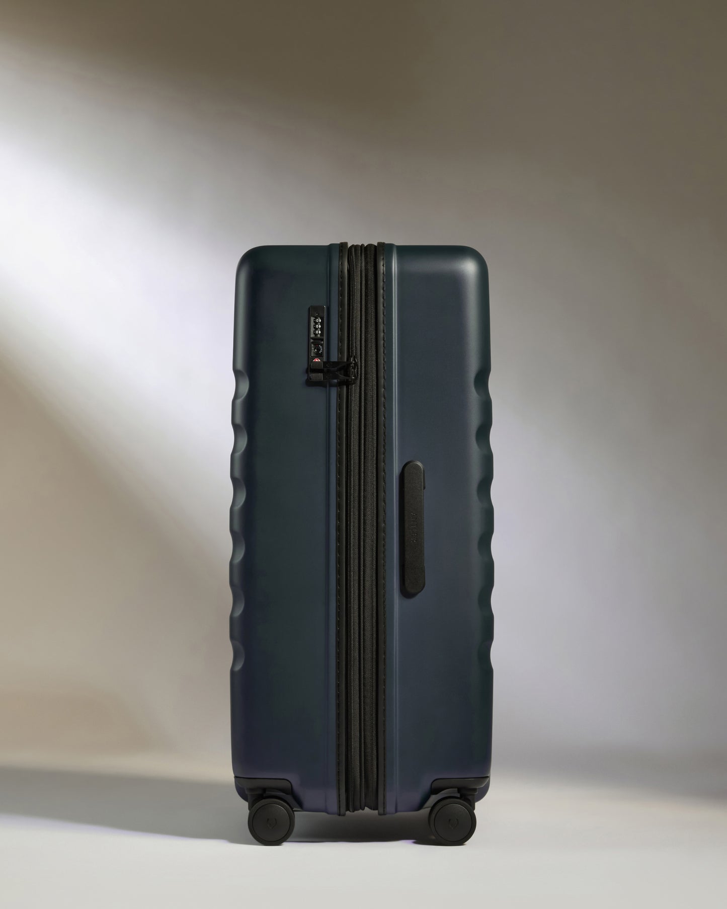 Large Luggage in Indigo Blue - Icon Stripe