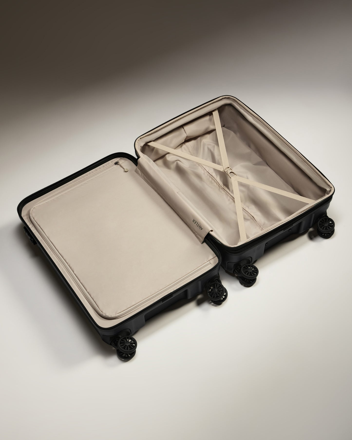 Medium Luggage in Dark Purple - Logo