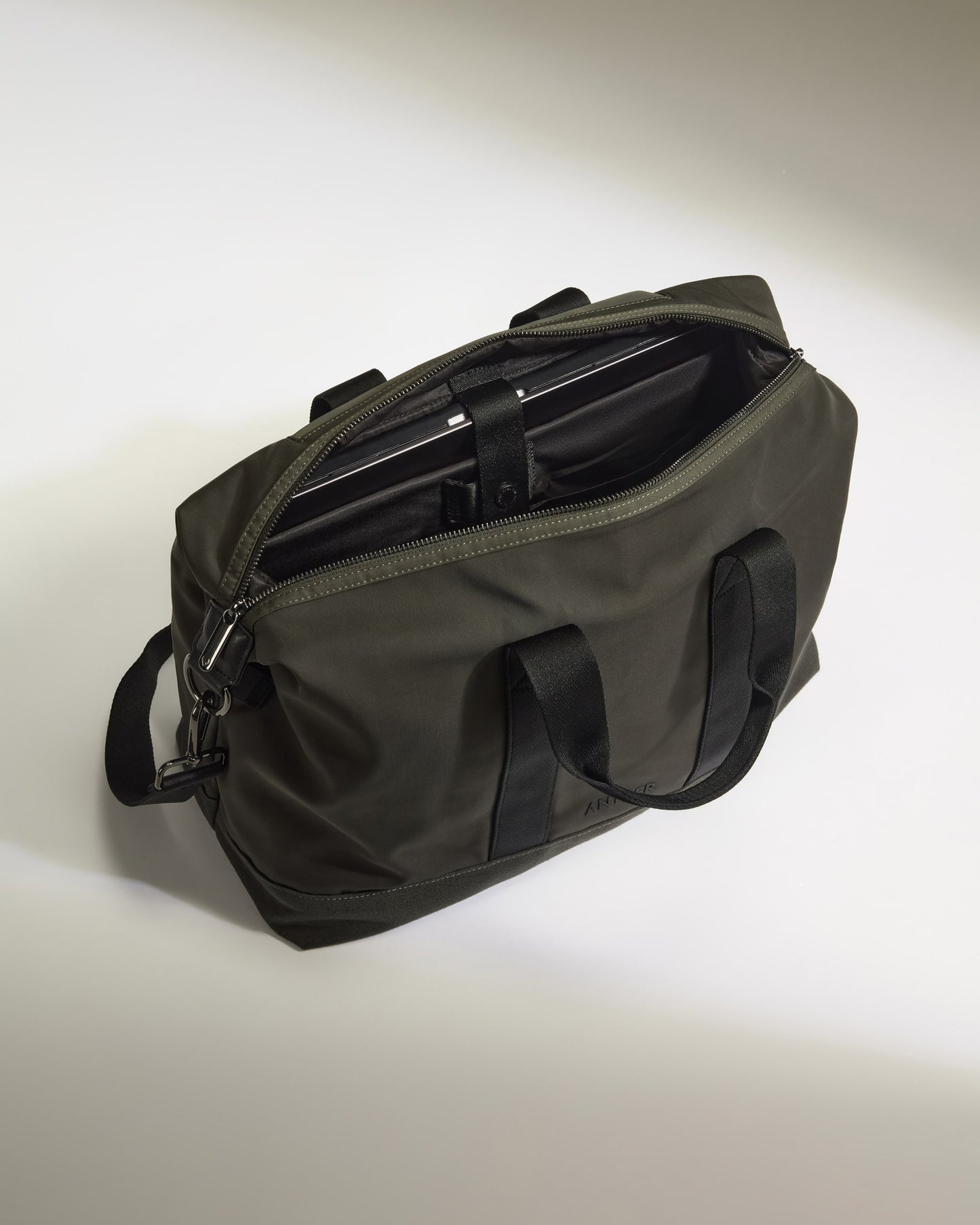 Icon Overnight Bag in Dark Khaki Green