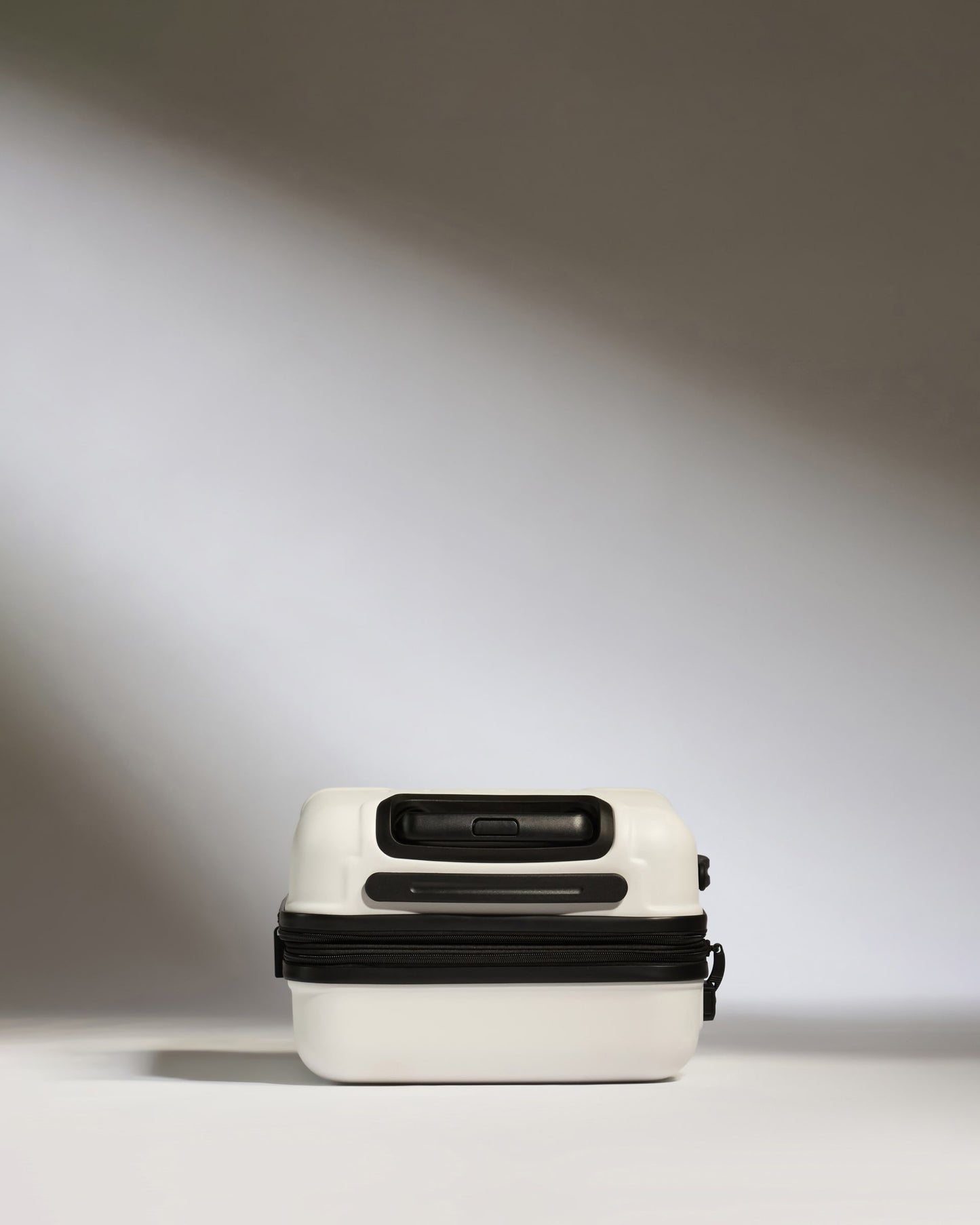 Expandable Carry-on Luggage in Arctic Grey - Logo