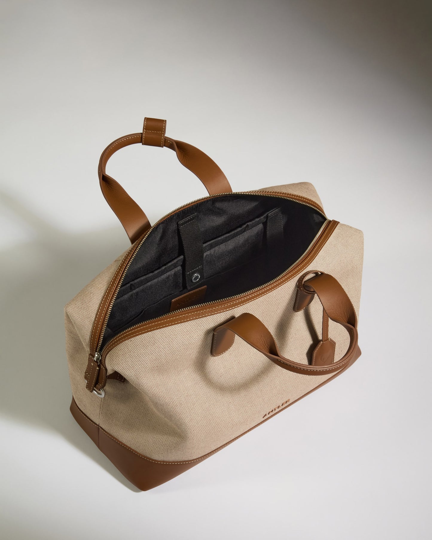Heritage Overnight Bag in Natural