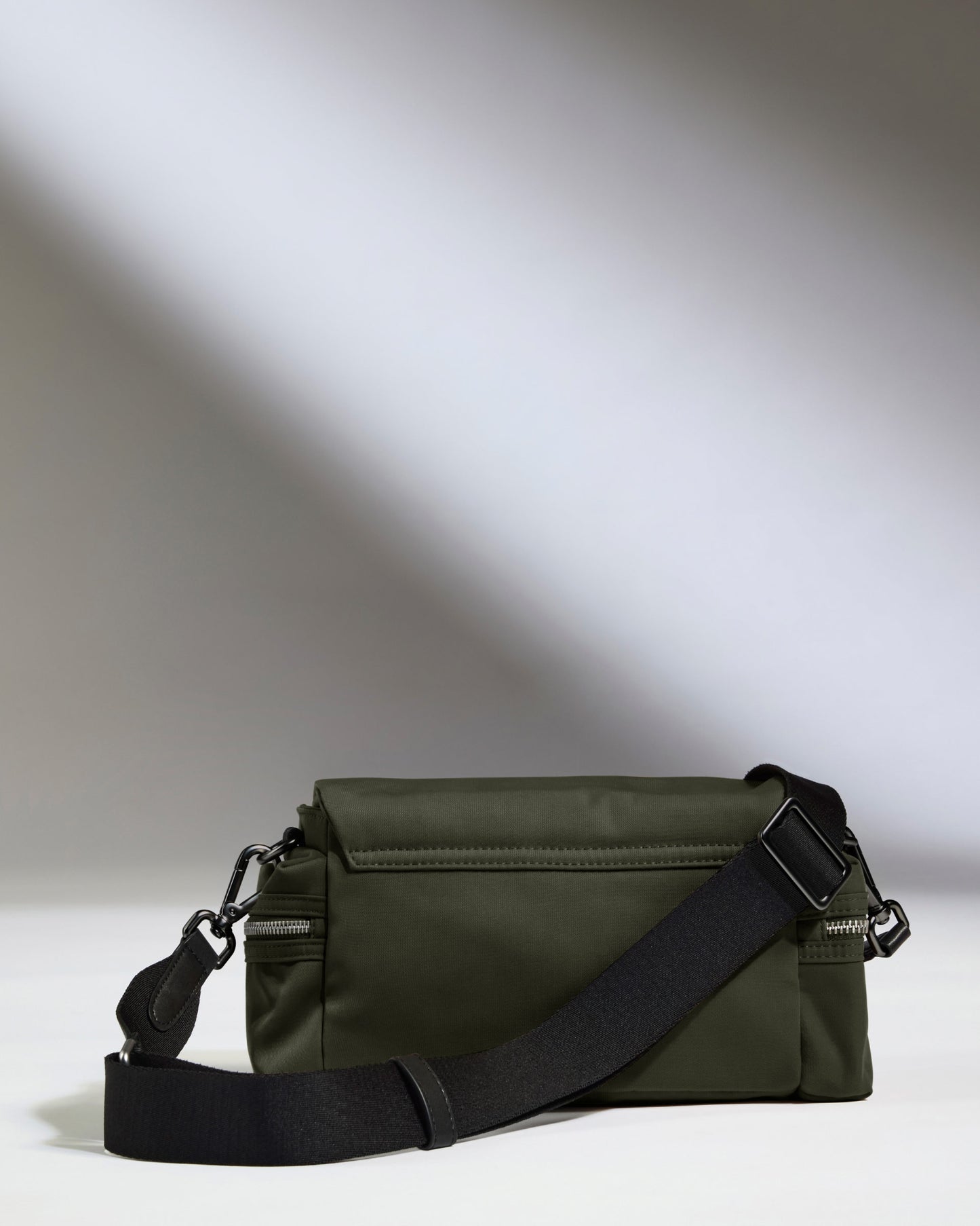 Icon Mini Messenger in Dark Khaki