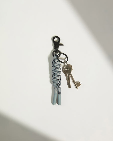 Discovery Keyring in Mist Blue