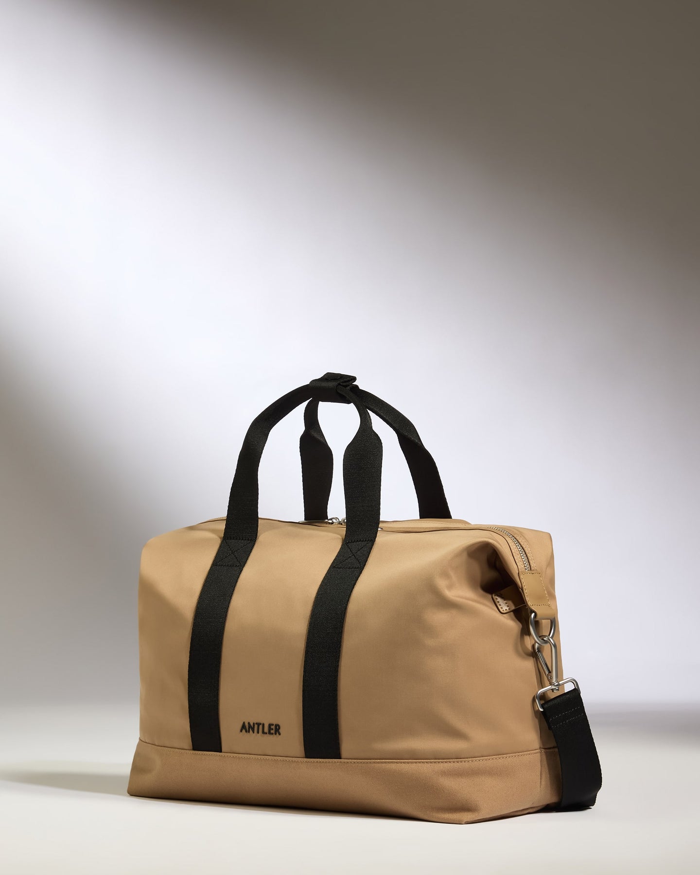 Icon Overnight Bag in Sand