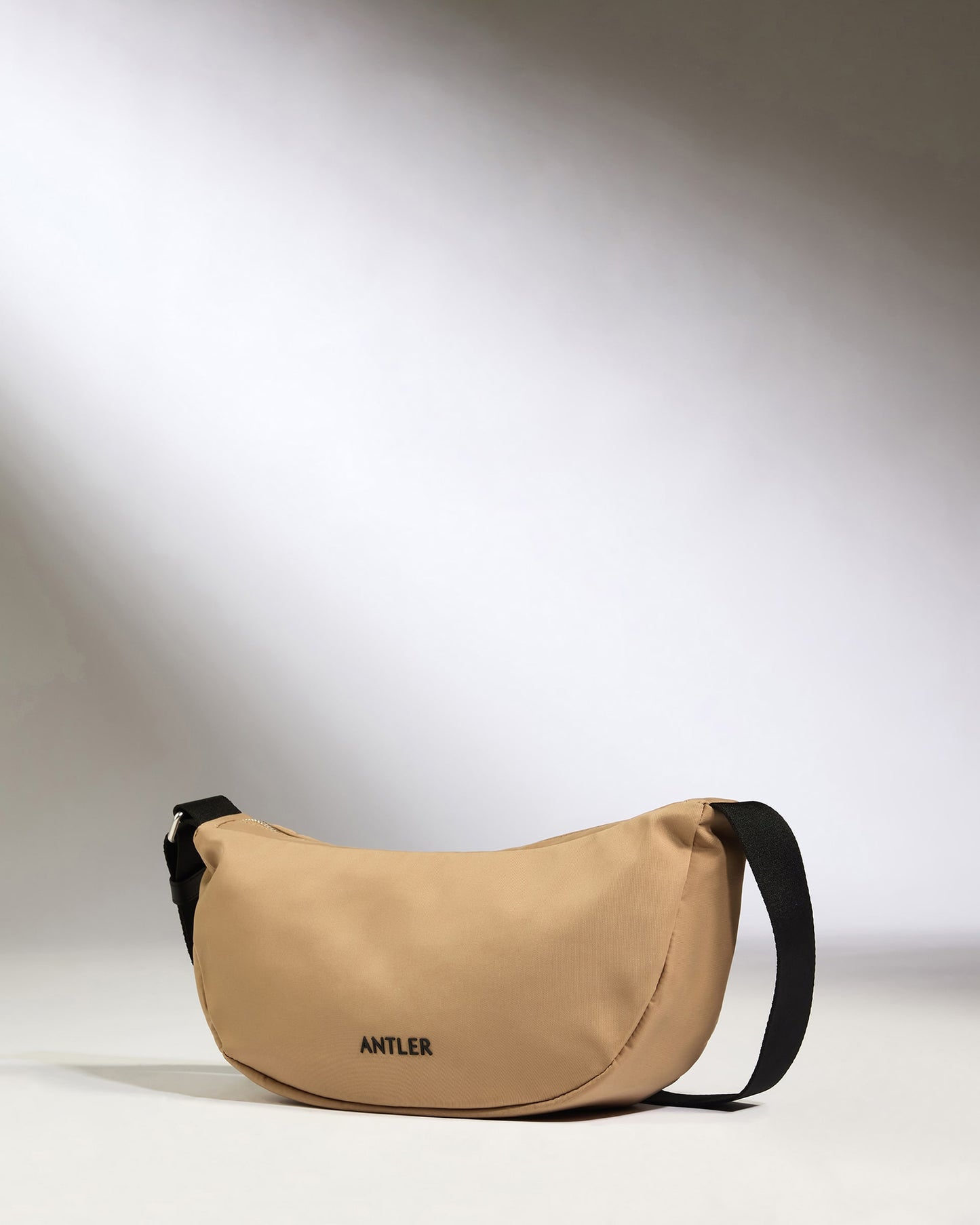 Icon Slingbag in Sand
