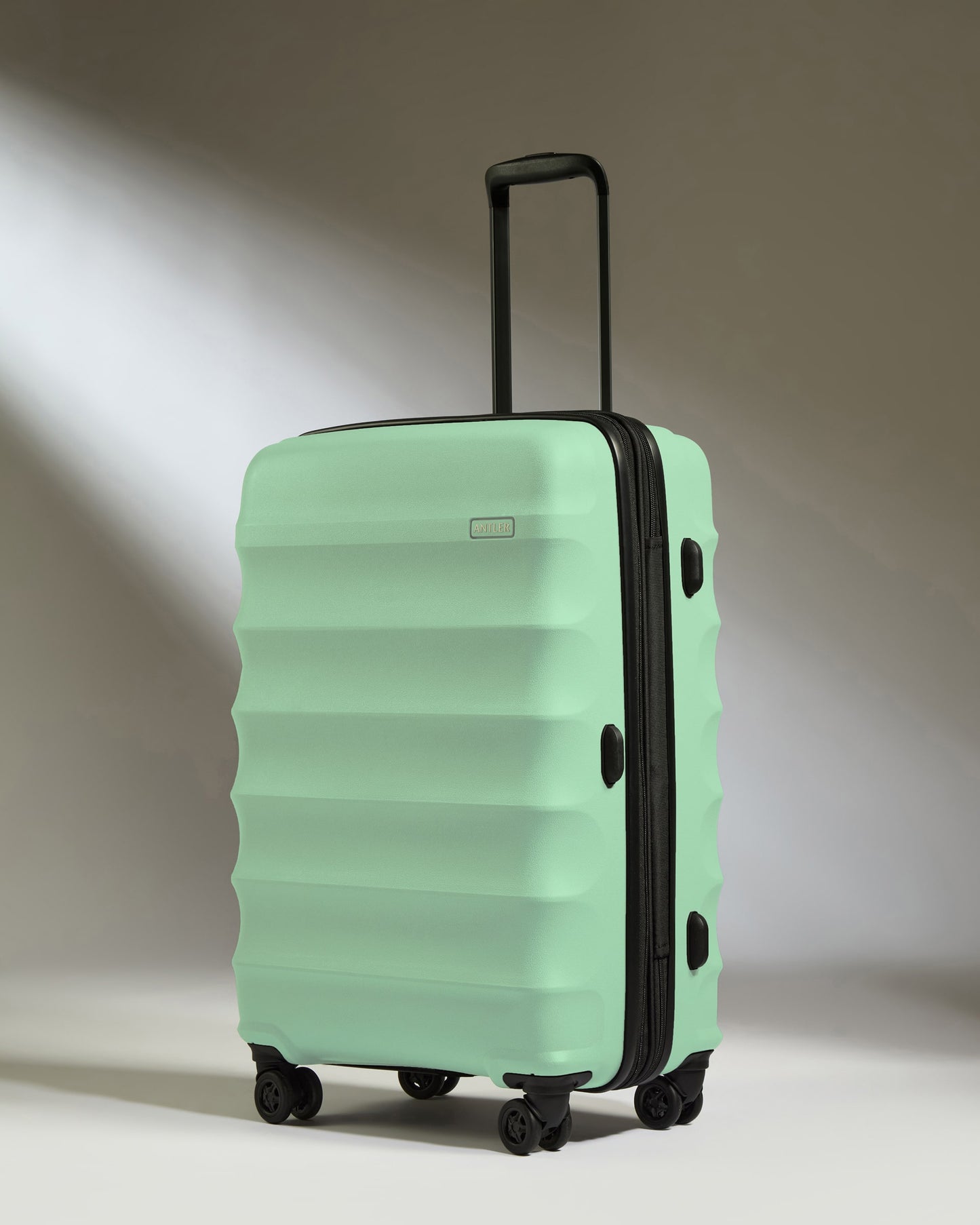 Medium Luggage in Mineral - Juno