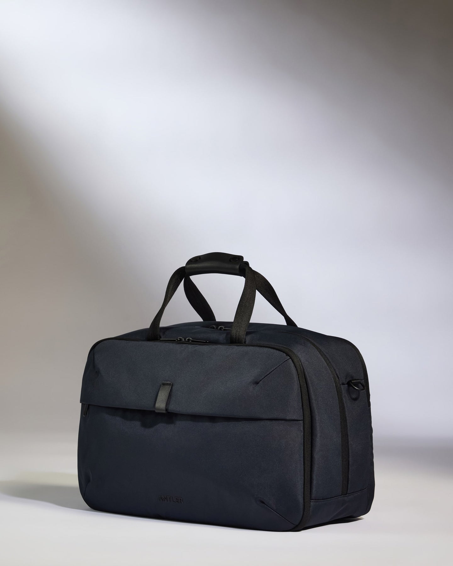 Overnight Bag in Navy - Urban Light