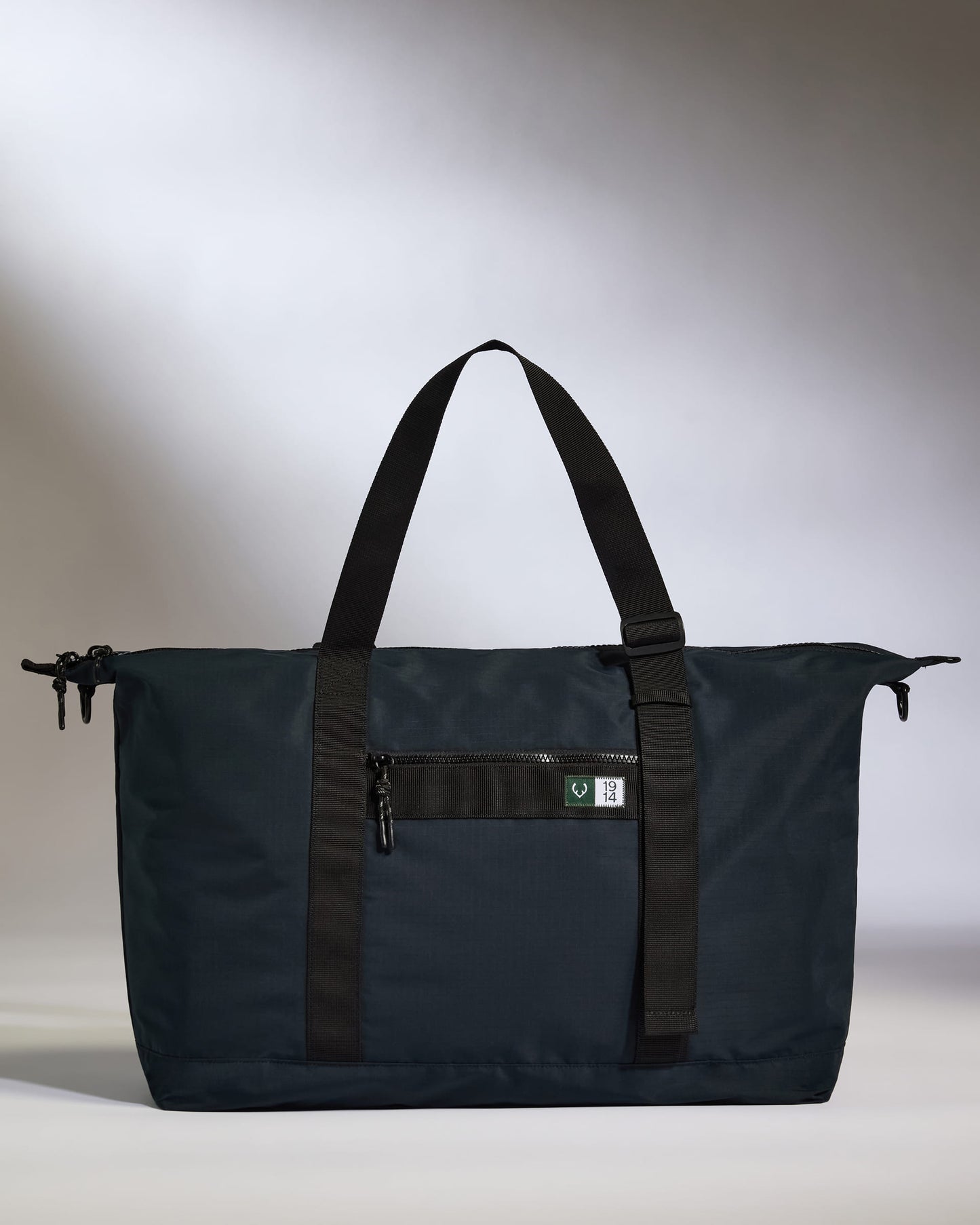 Essential Weekender Bag in Navy