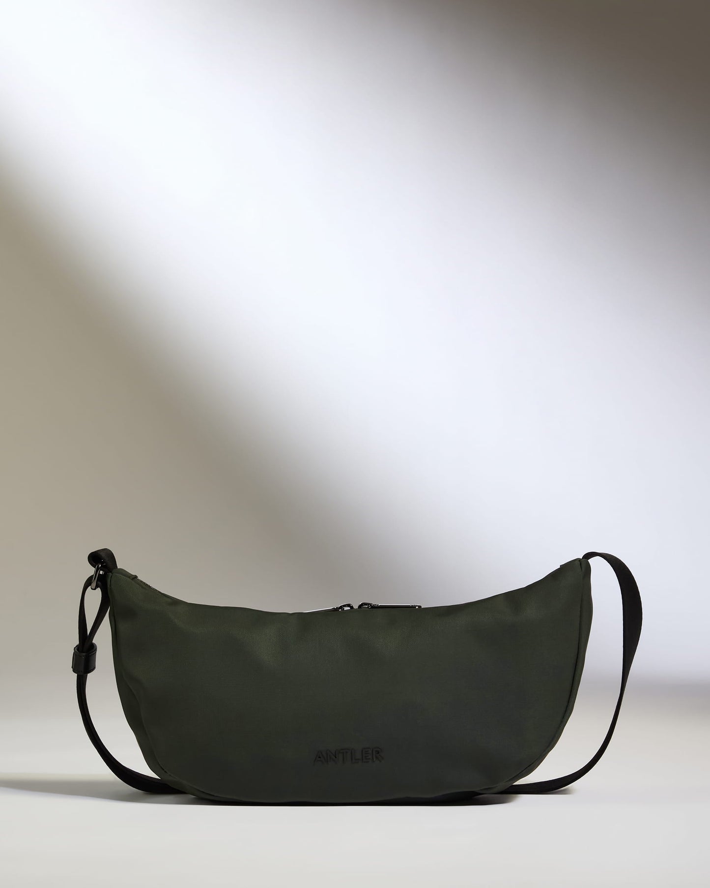 Icon Slingbag in Dark Khaki