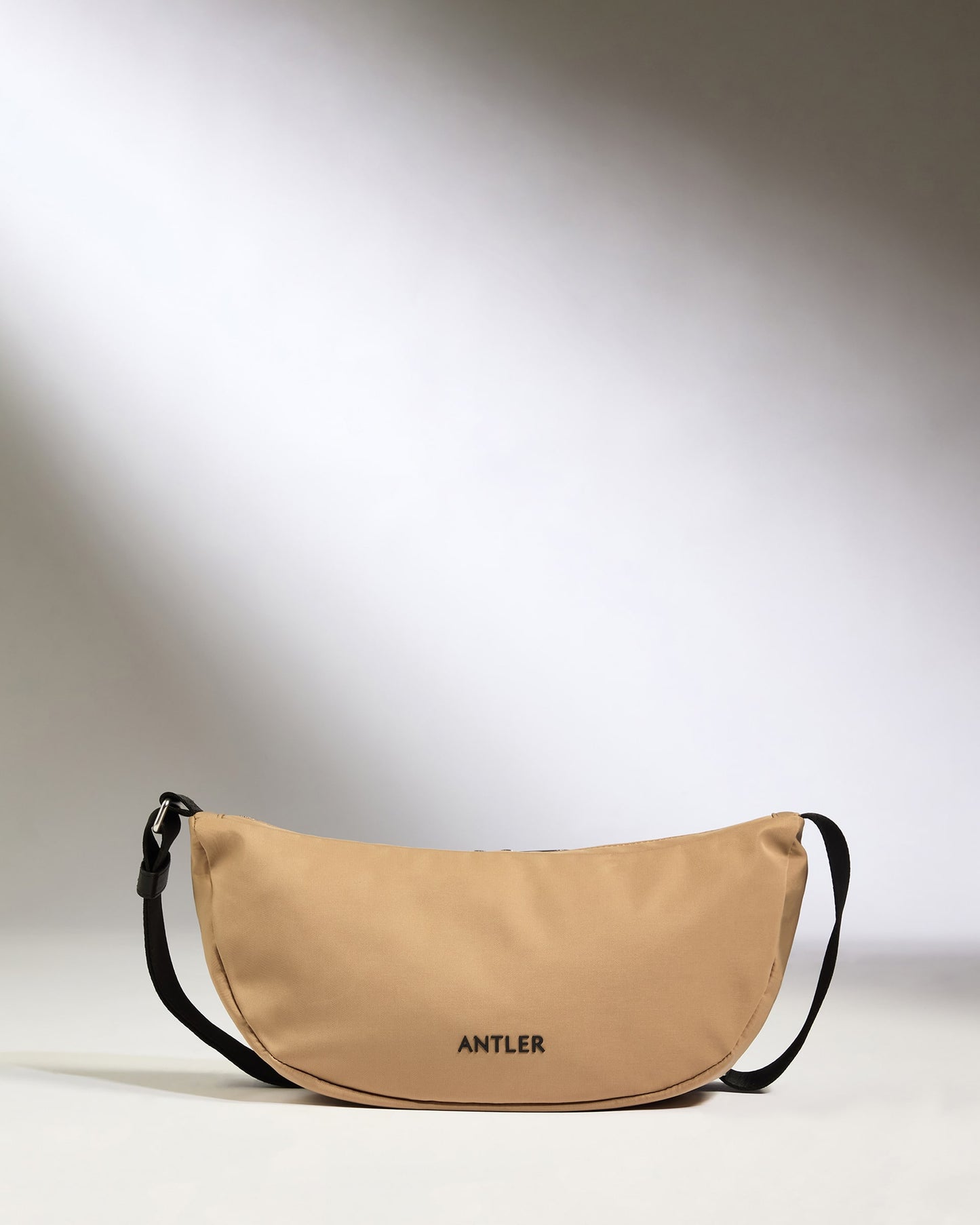 Icon Slingbag in Sand