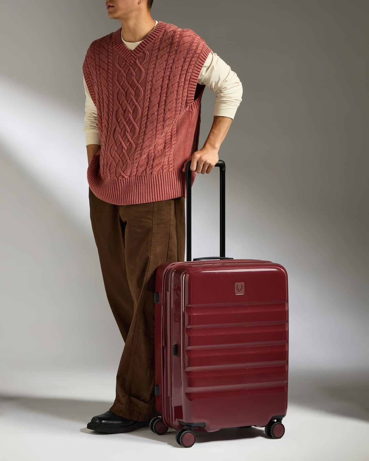 Medium Luggage in Cedar Red Gloss - Icon Stripe