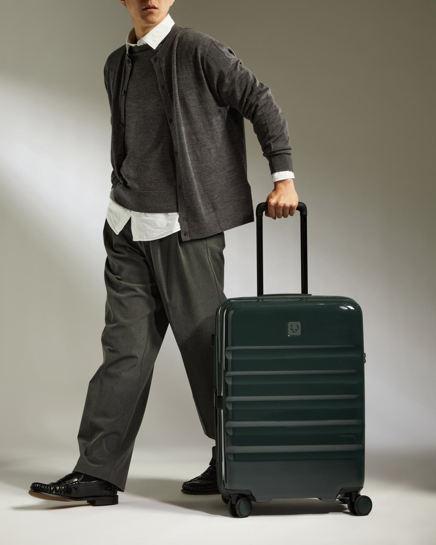 Medium Luggage in Green Gloss - Icon Stripe