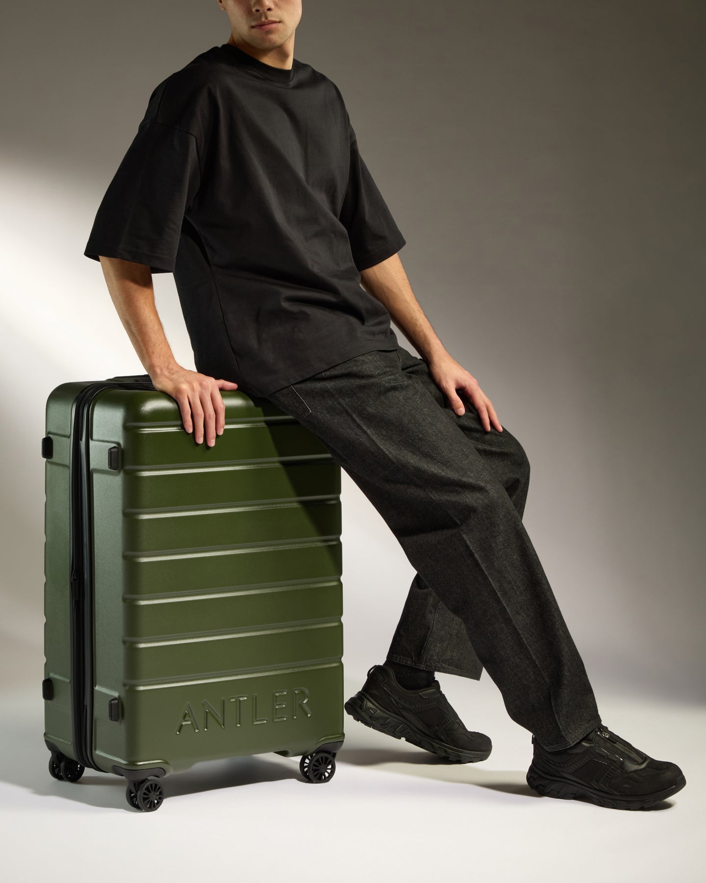 Large Suitcase in Pine - Logo