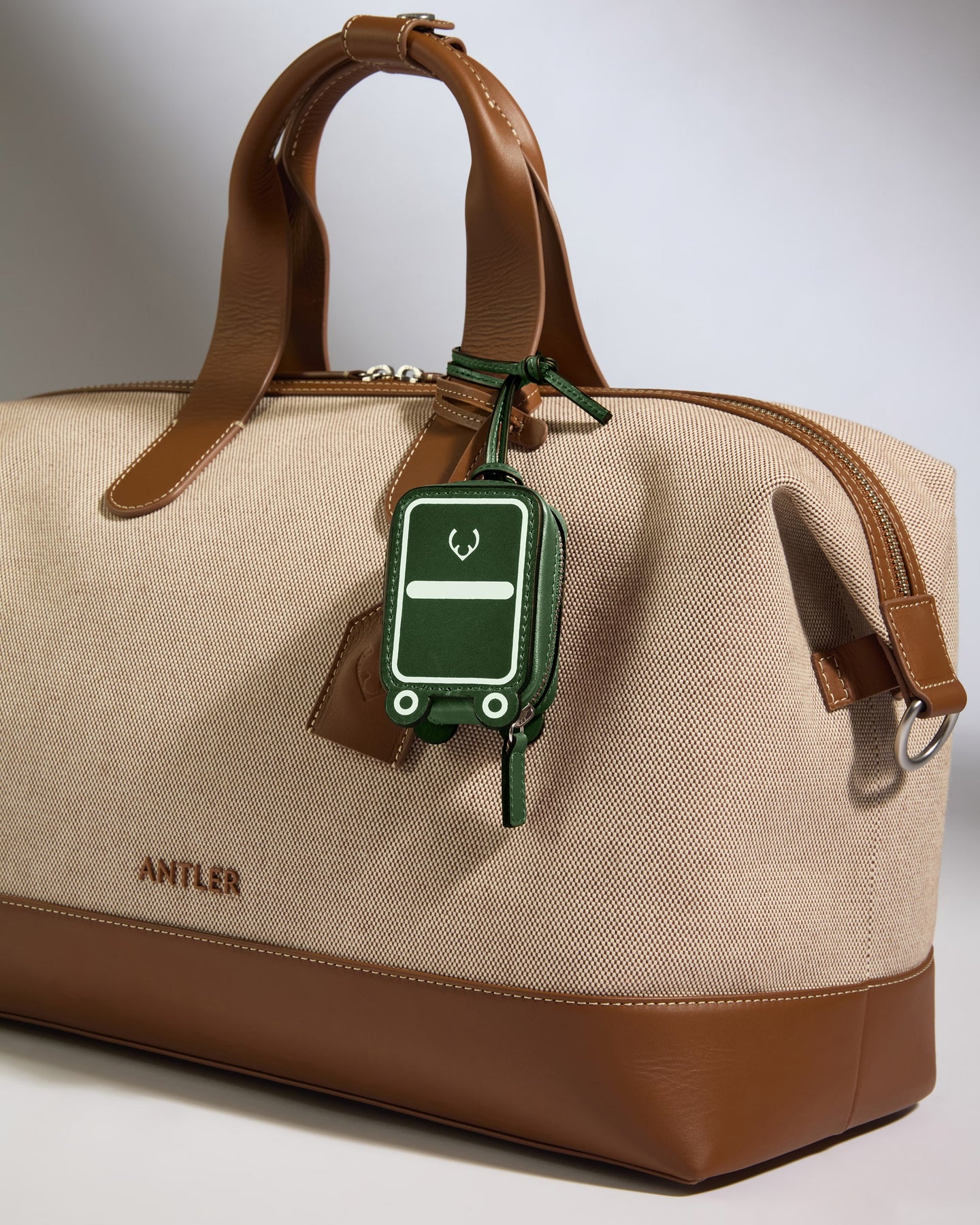 Heritage Leather AirPods Case in Green