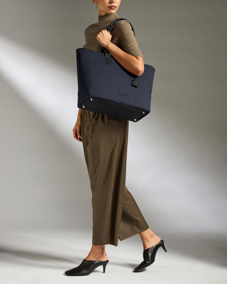 Heritage Tote Bag in Navy