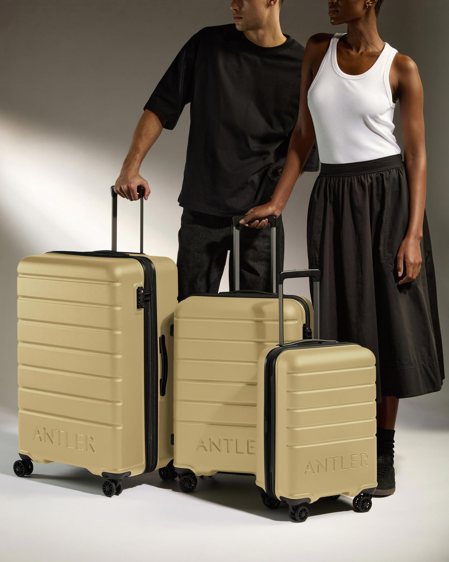 Expandable Carry-on Luggage Set in Dark Sand - Logo