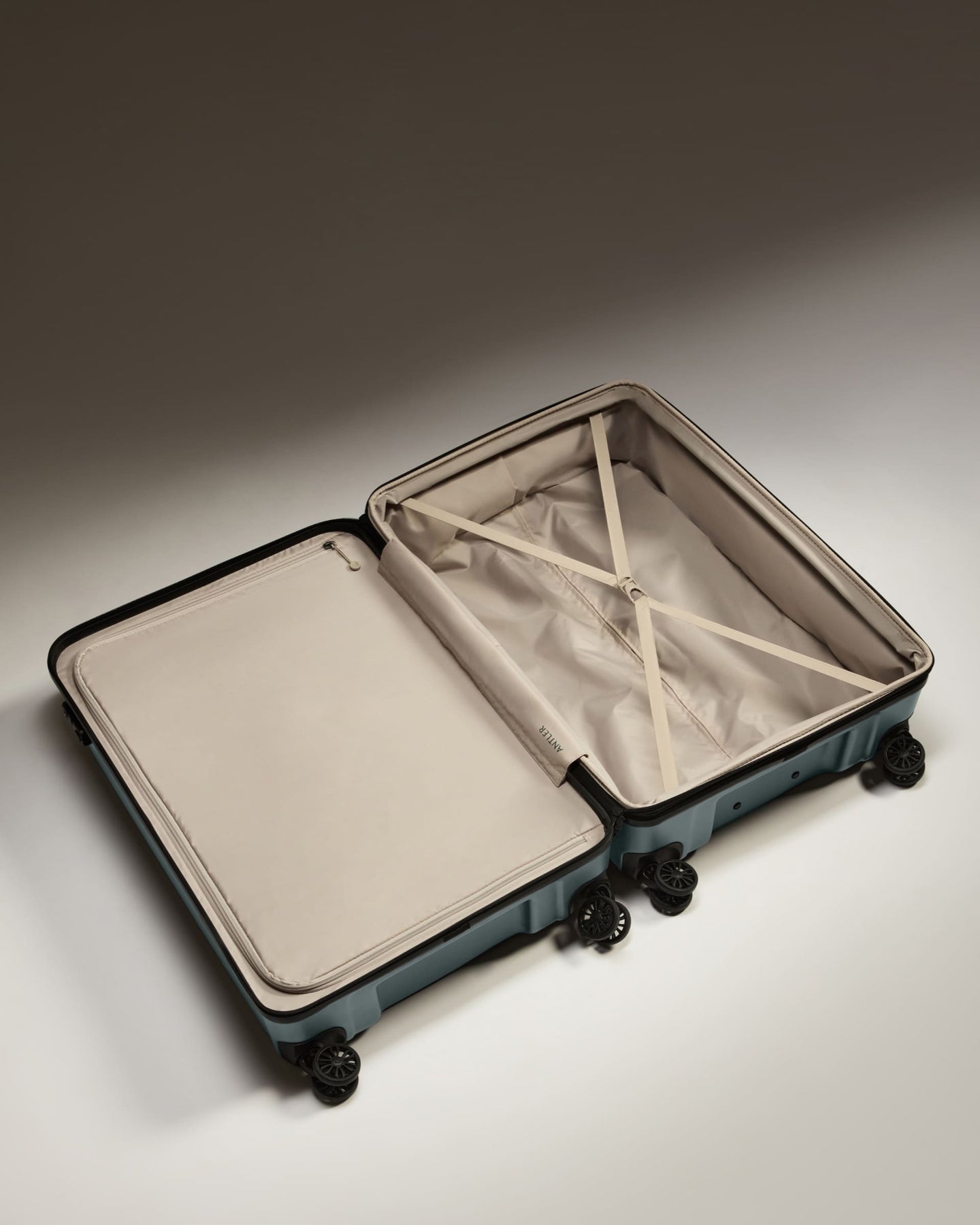 Large Luggage in Granite Grey - Logo