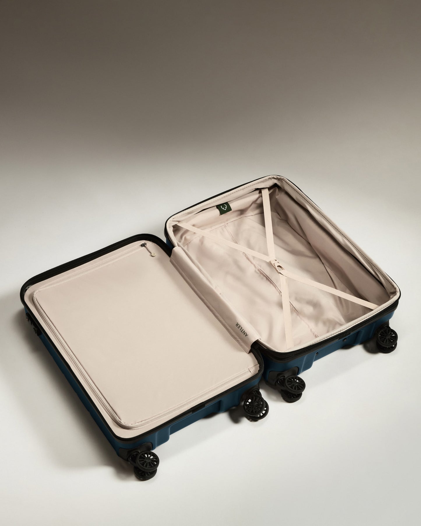 Medium Luggage in Mid Blue - Logo