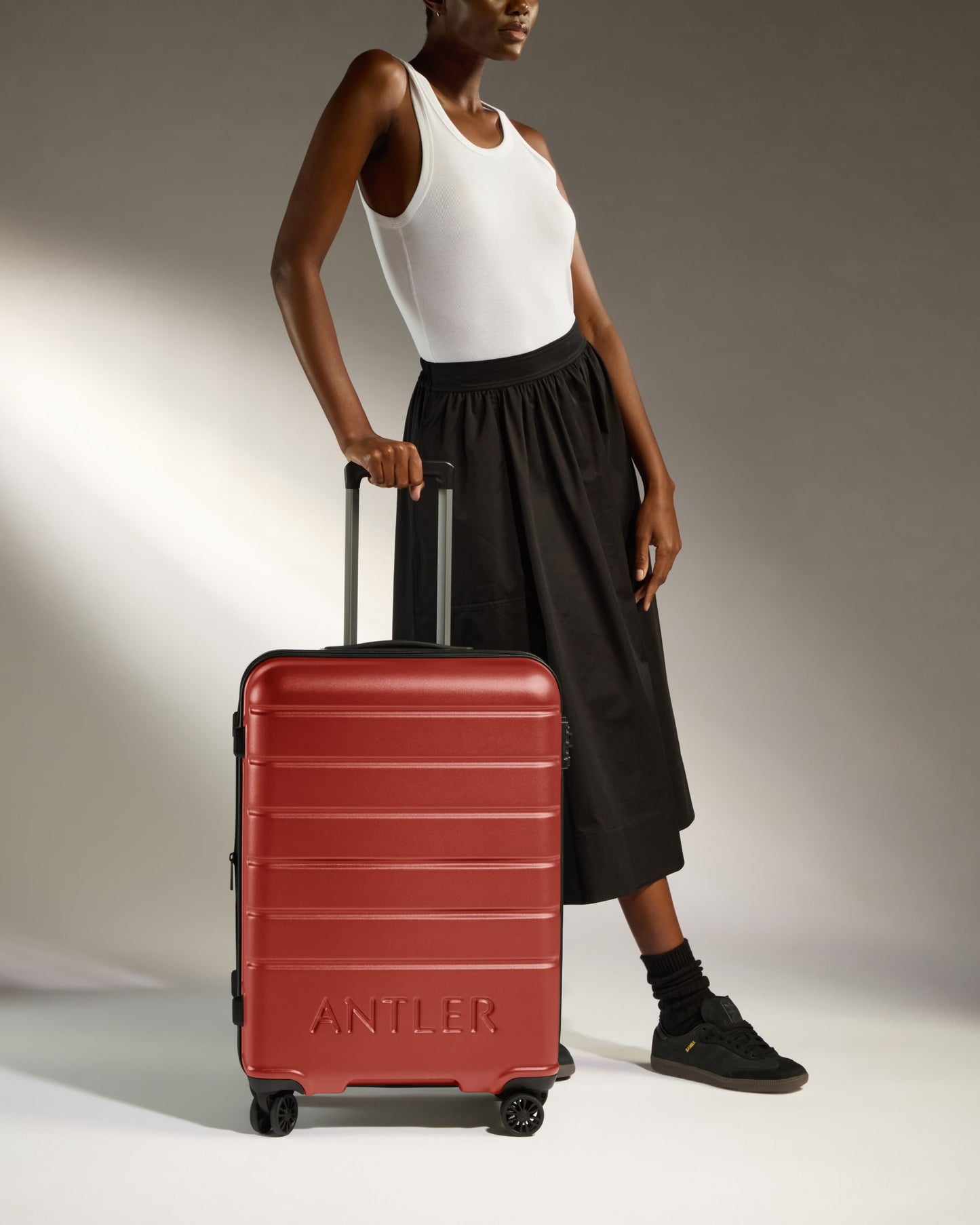 Medium Luggage in Red Orange - Logo