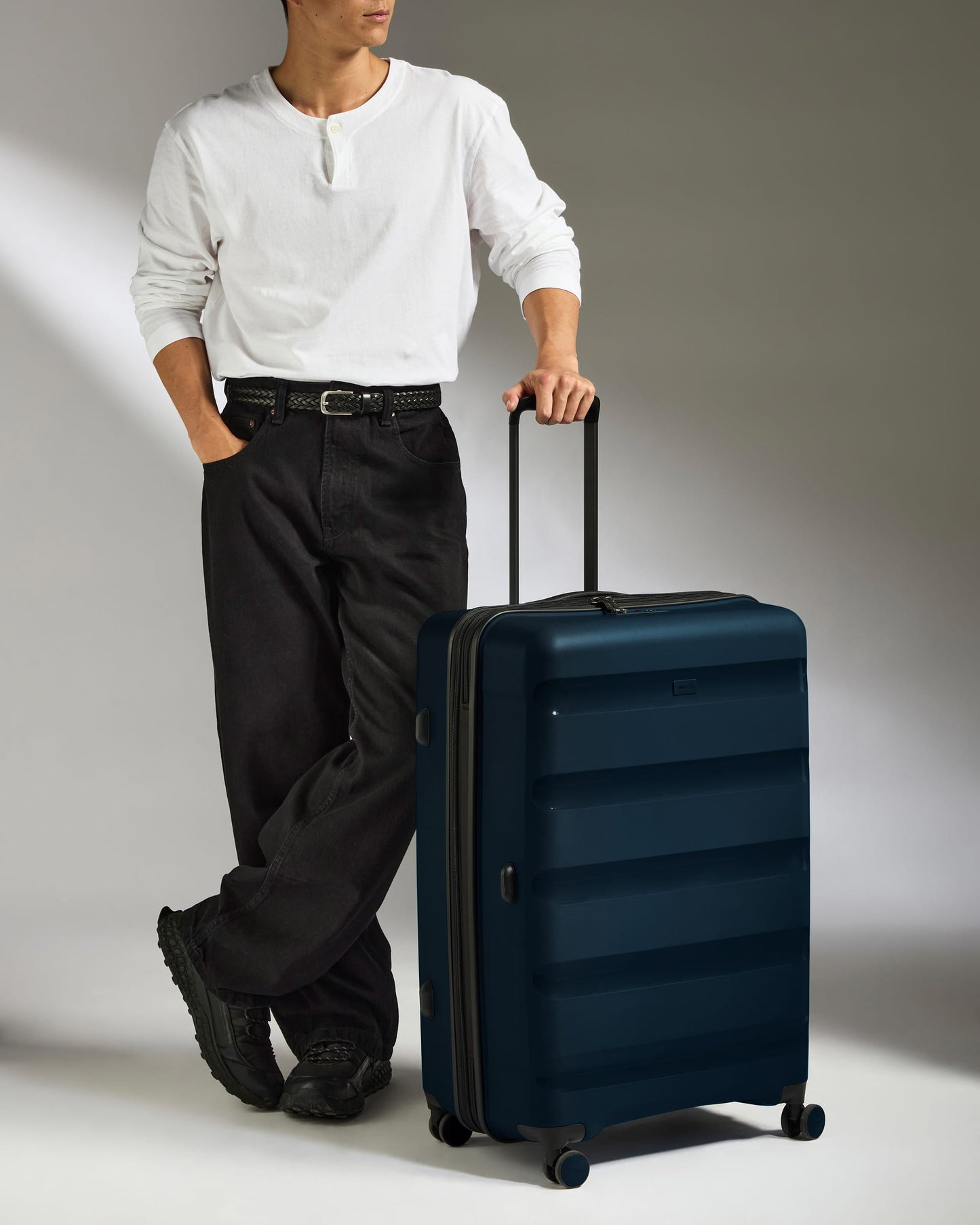 Large Luggage in Midnight Blue - Logo Stripe