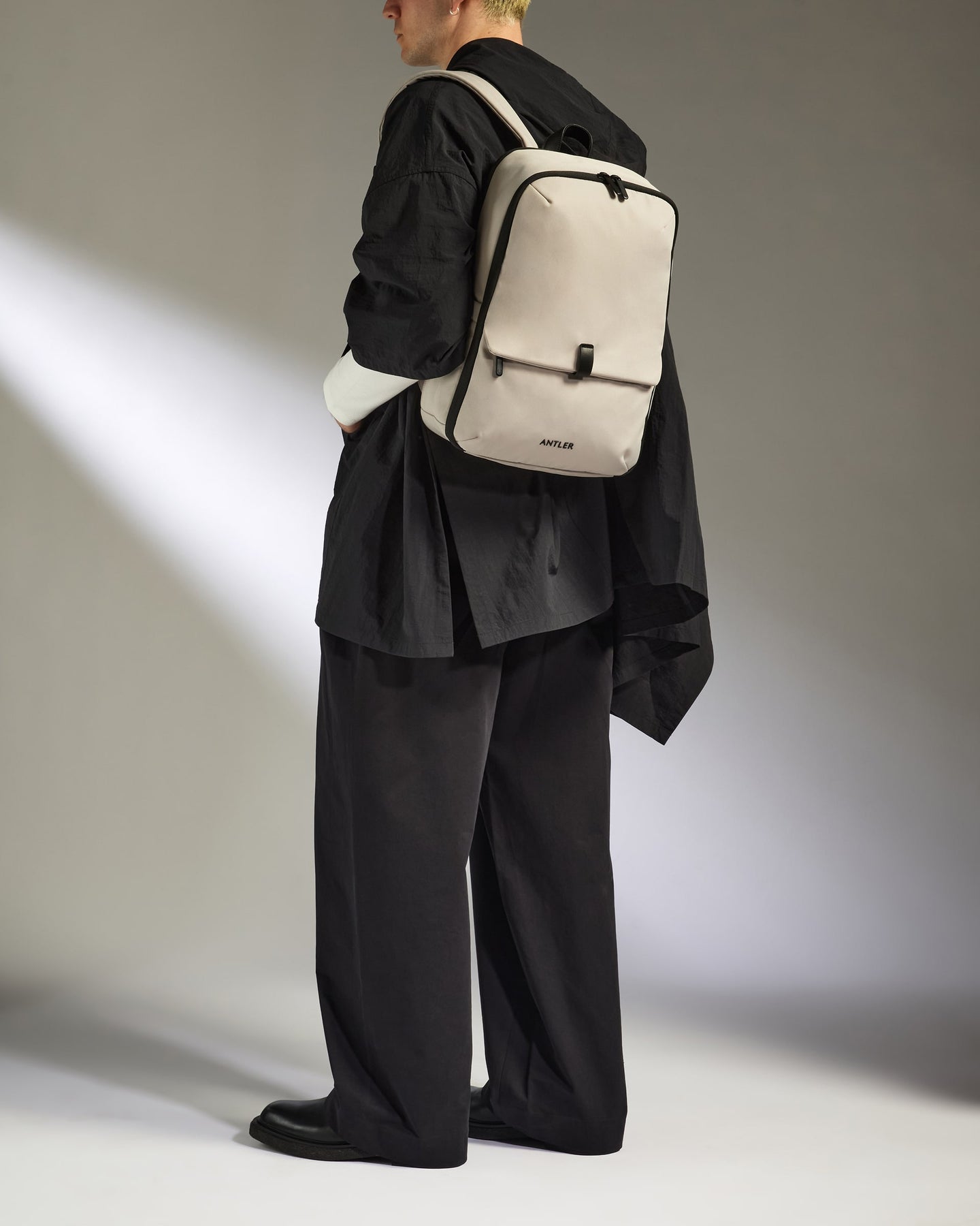 Backpack in Taupe - Urban Light