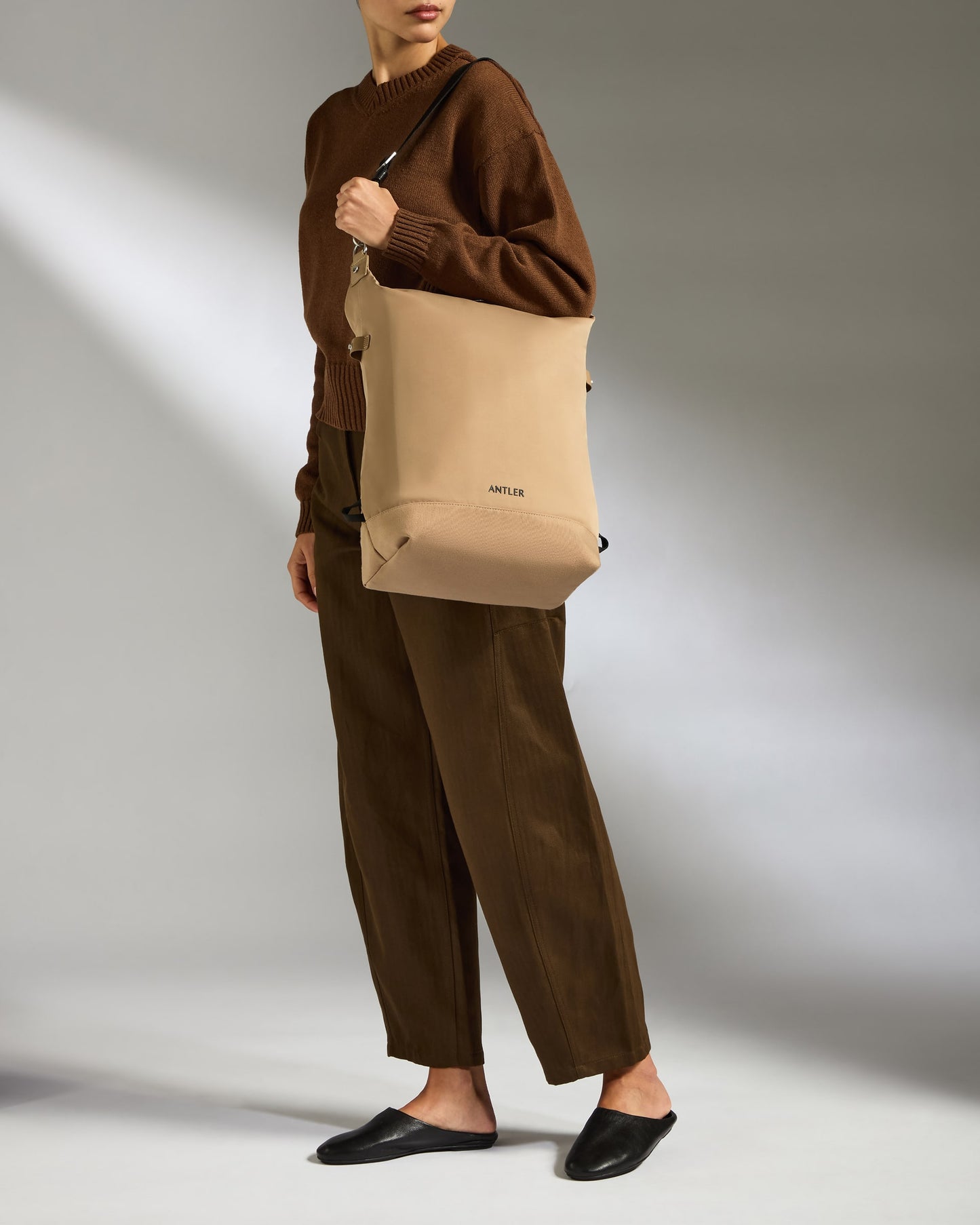 Icon 2-in-1 Tote Backpack in Sand