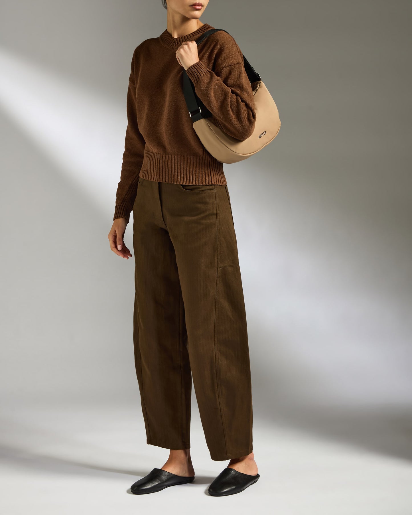 Icon Slingbag in Sand