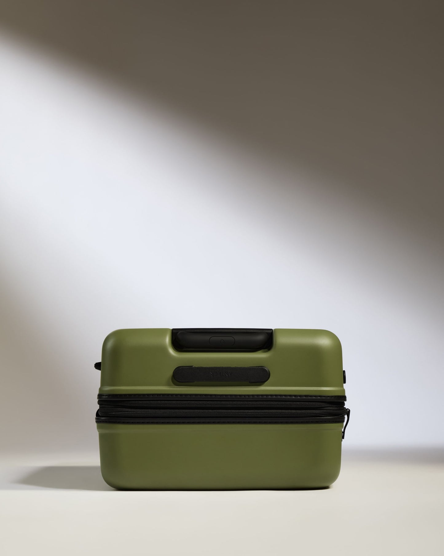 Medium Luggage in Fern Green - Icon Stripe