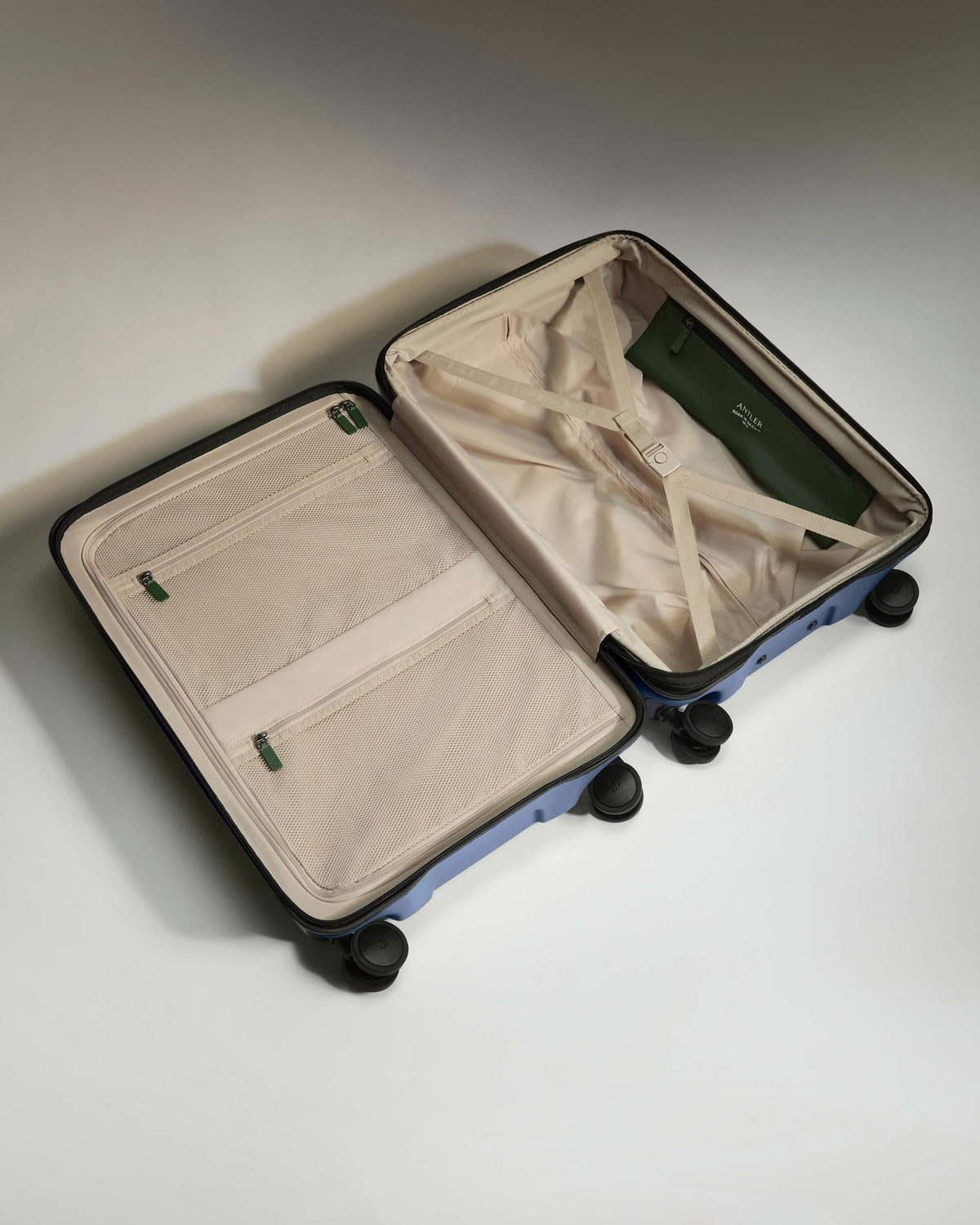 Medium Luggage in Ocean Blue - Icon Stripe