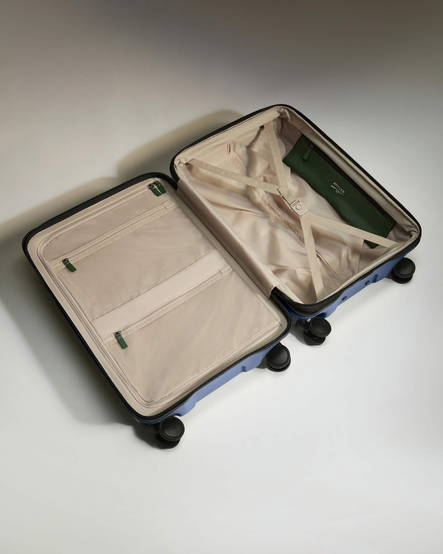 Medium Luggage in Ocean Blue - Icon Stripe