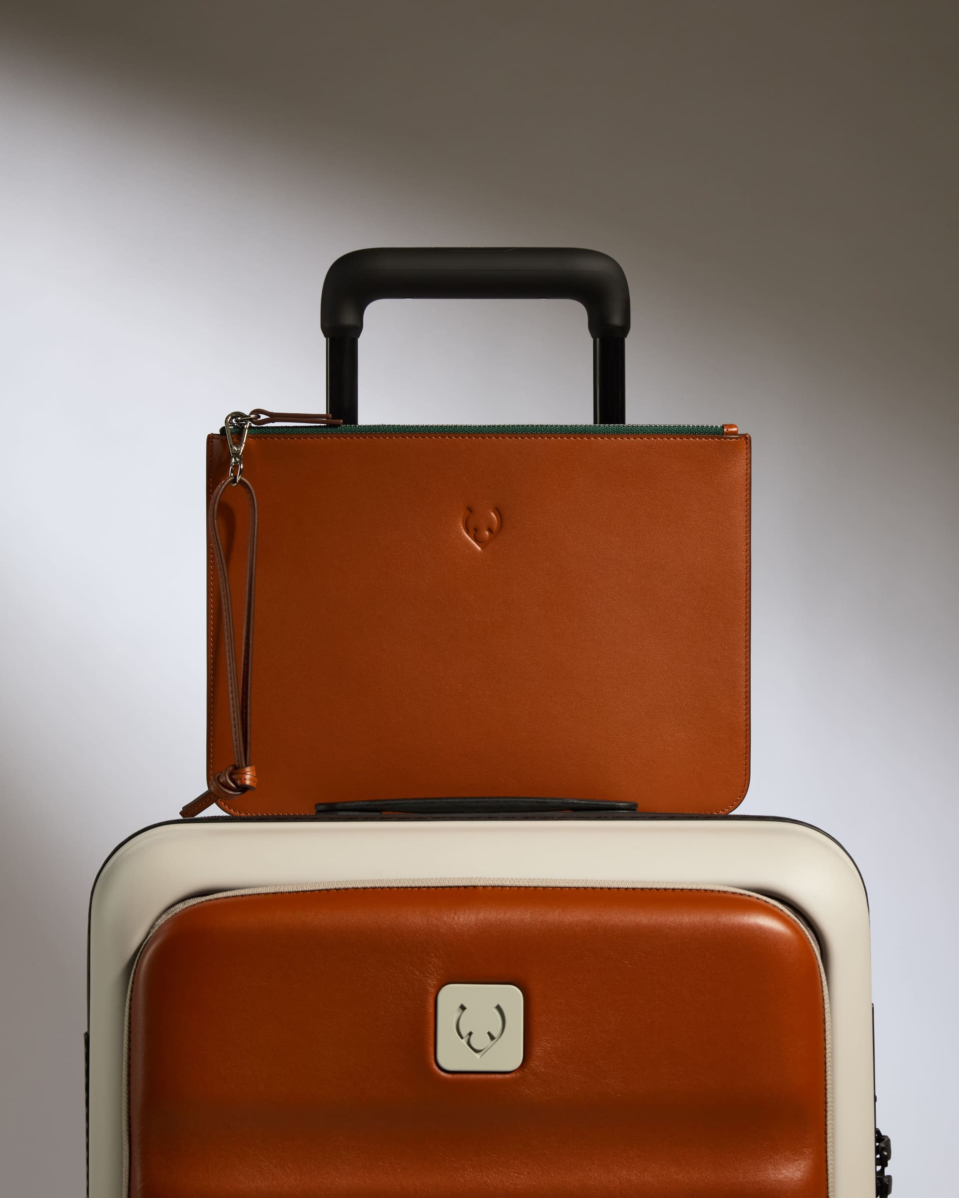 Zipped Pouch with Wristlet in Tan Leather 1914 Collection