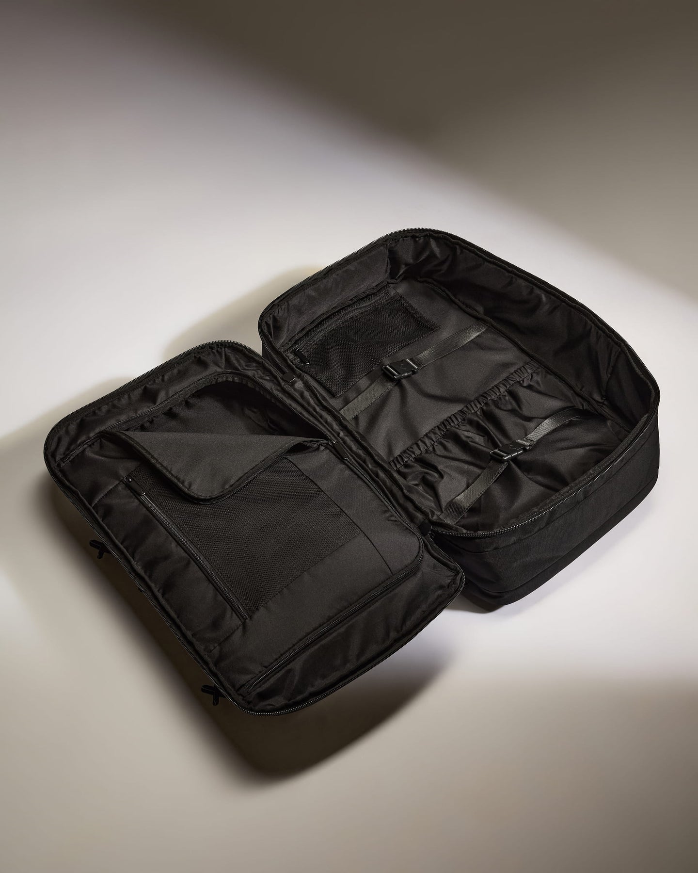 Discovery 60L Backpack in Black