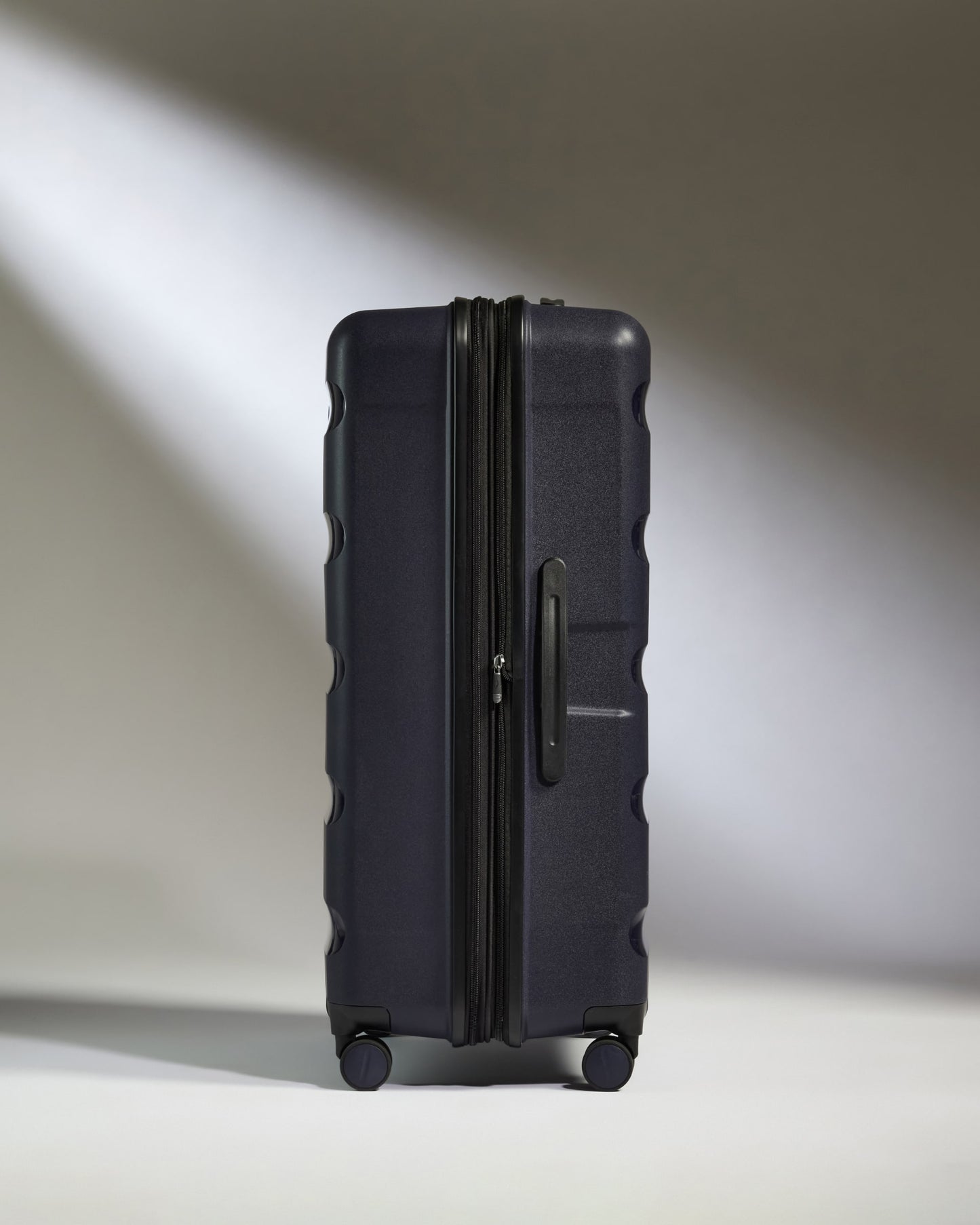 Large Luggage in Navy - Logo Stripe