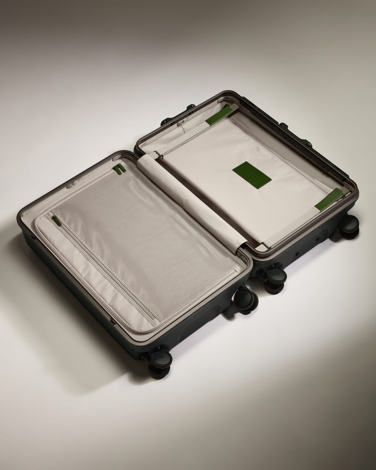 Medium Luggage in Dark Forest Green - Heritage Stripe