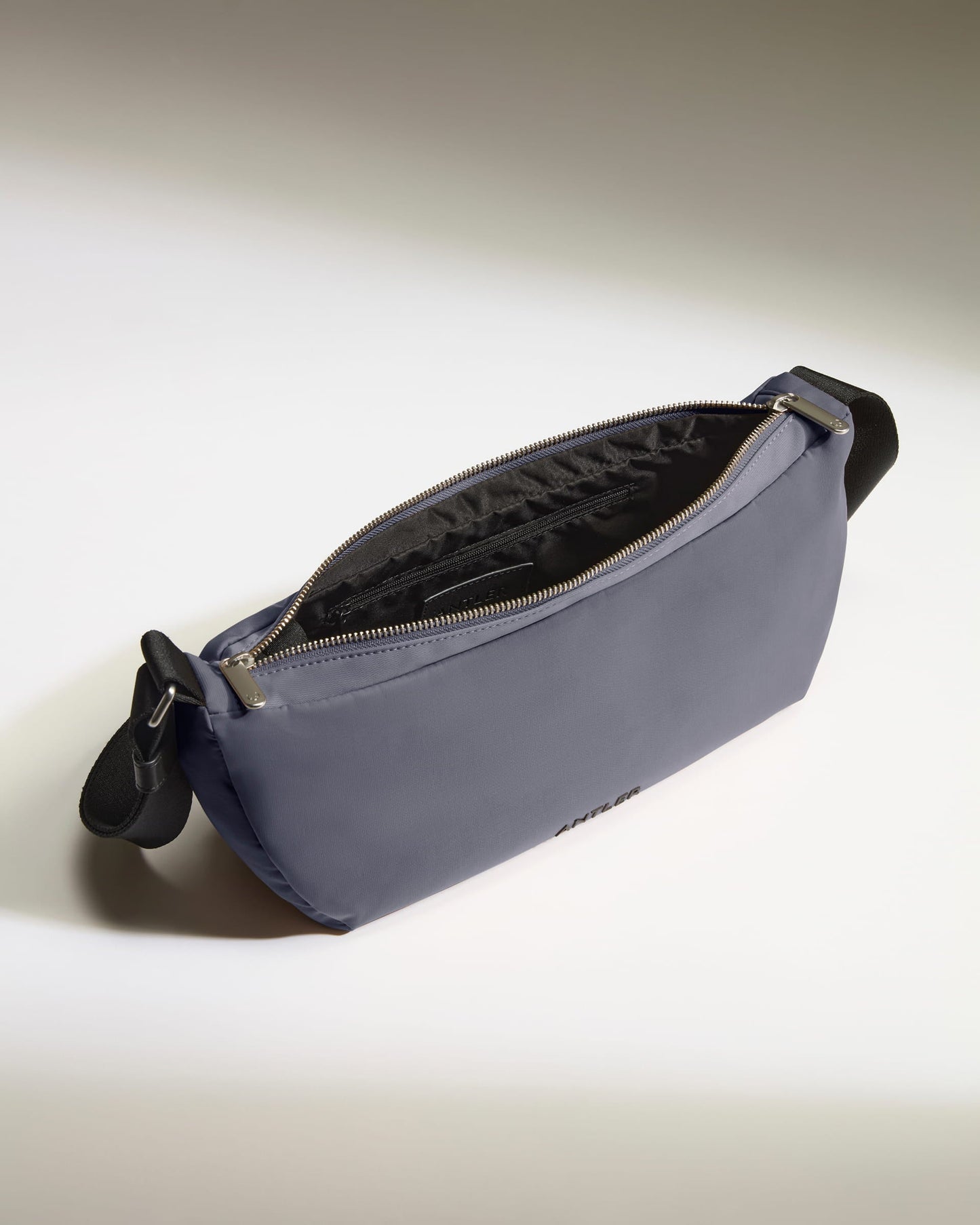 Icon Slingbag in Meadow Purple