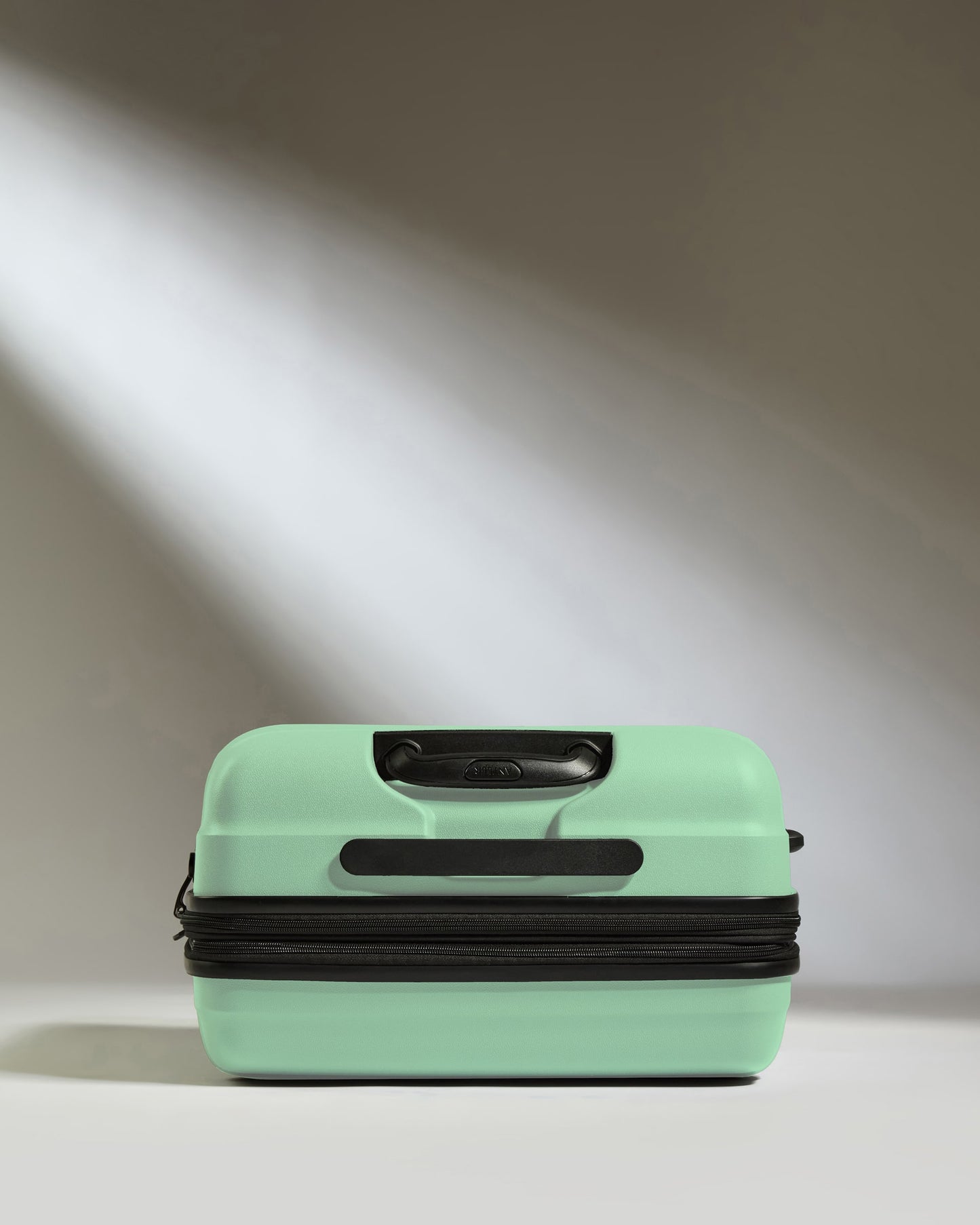 Medium Luggage in Mineral - Juno