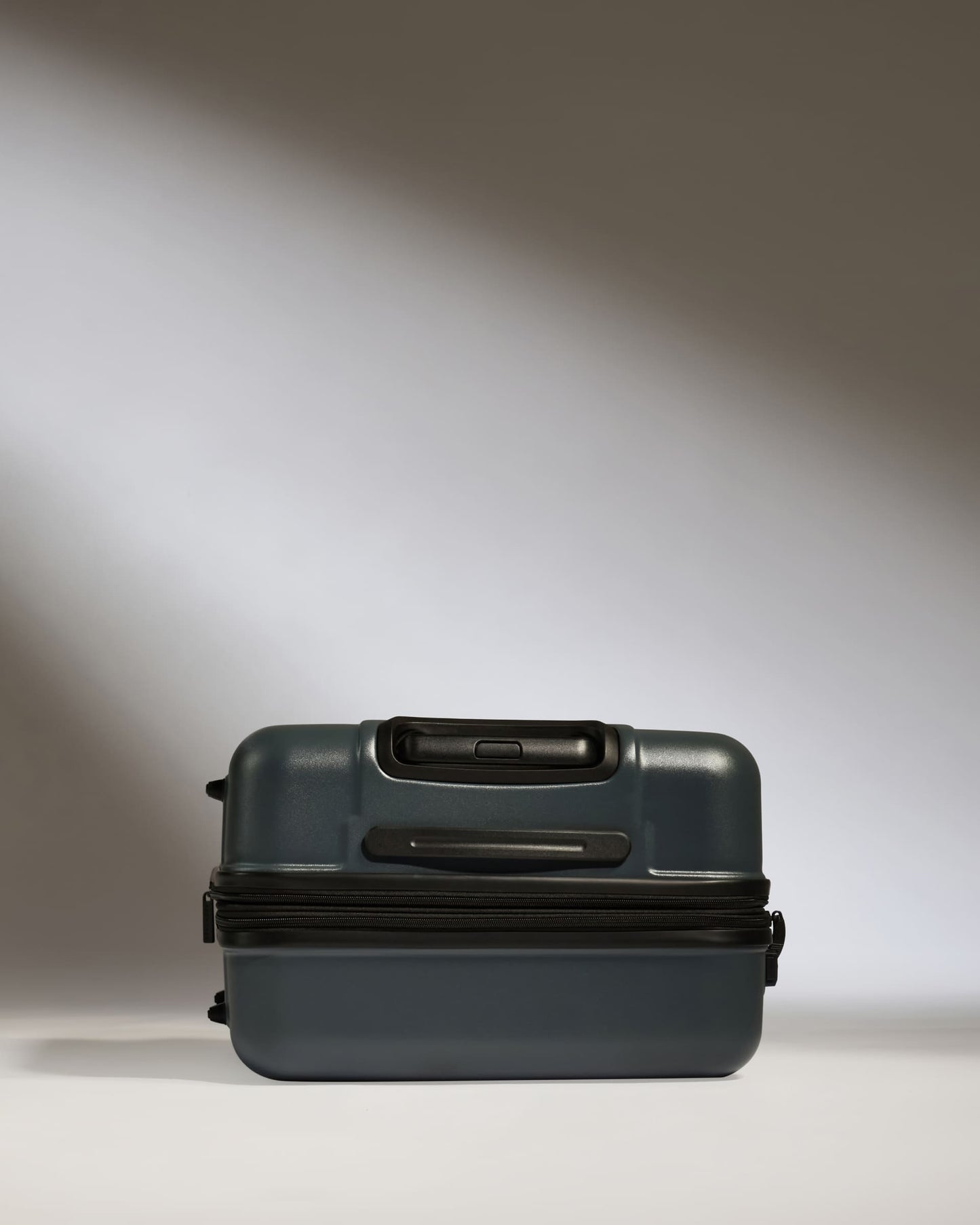 Medium Luggage in Granite Grey - Logo