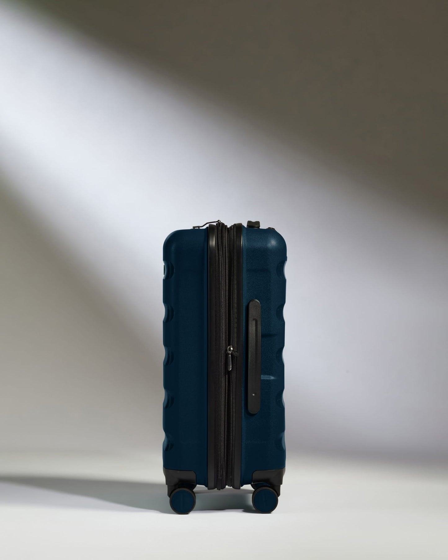 Expandable Cabin Luggage in Midnight Blue - Logo Stripe