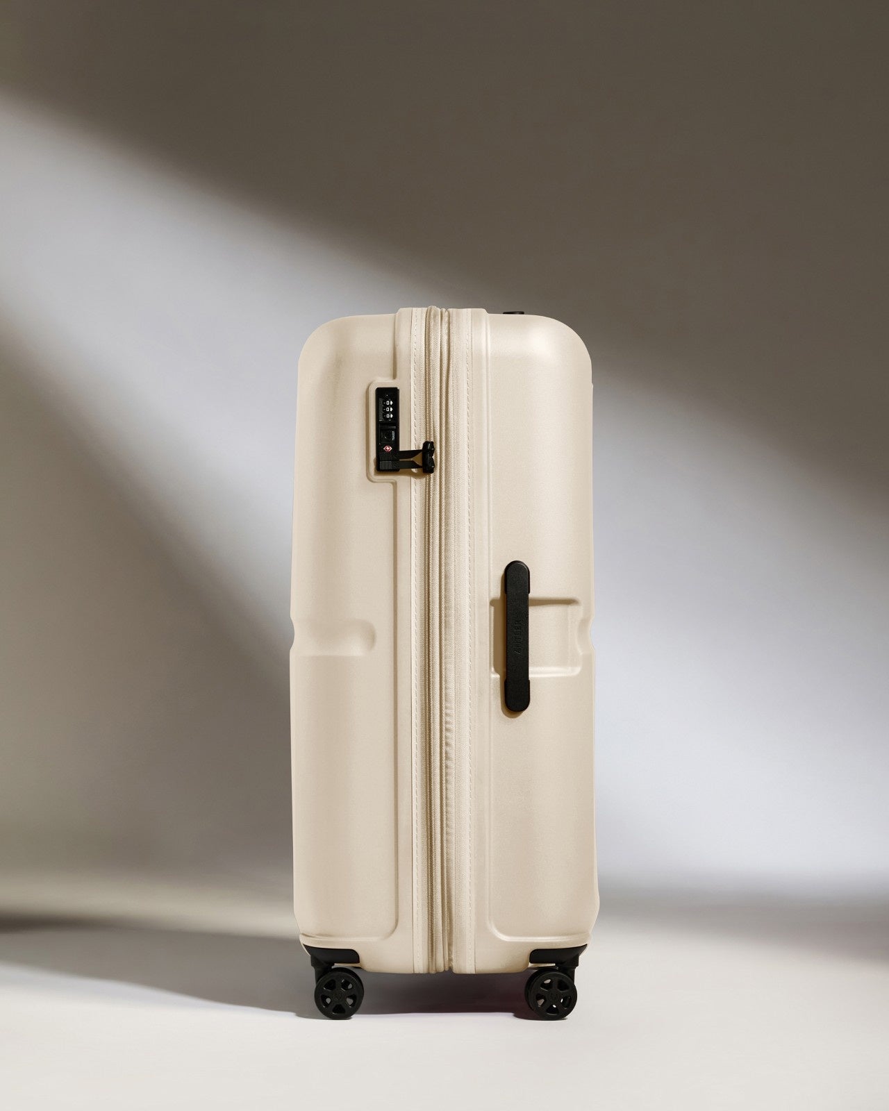 Large Luggage in Wheat Beige - Single Stripe