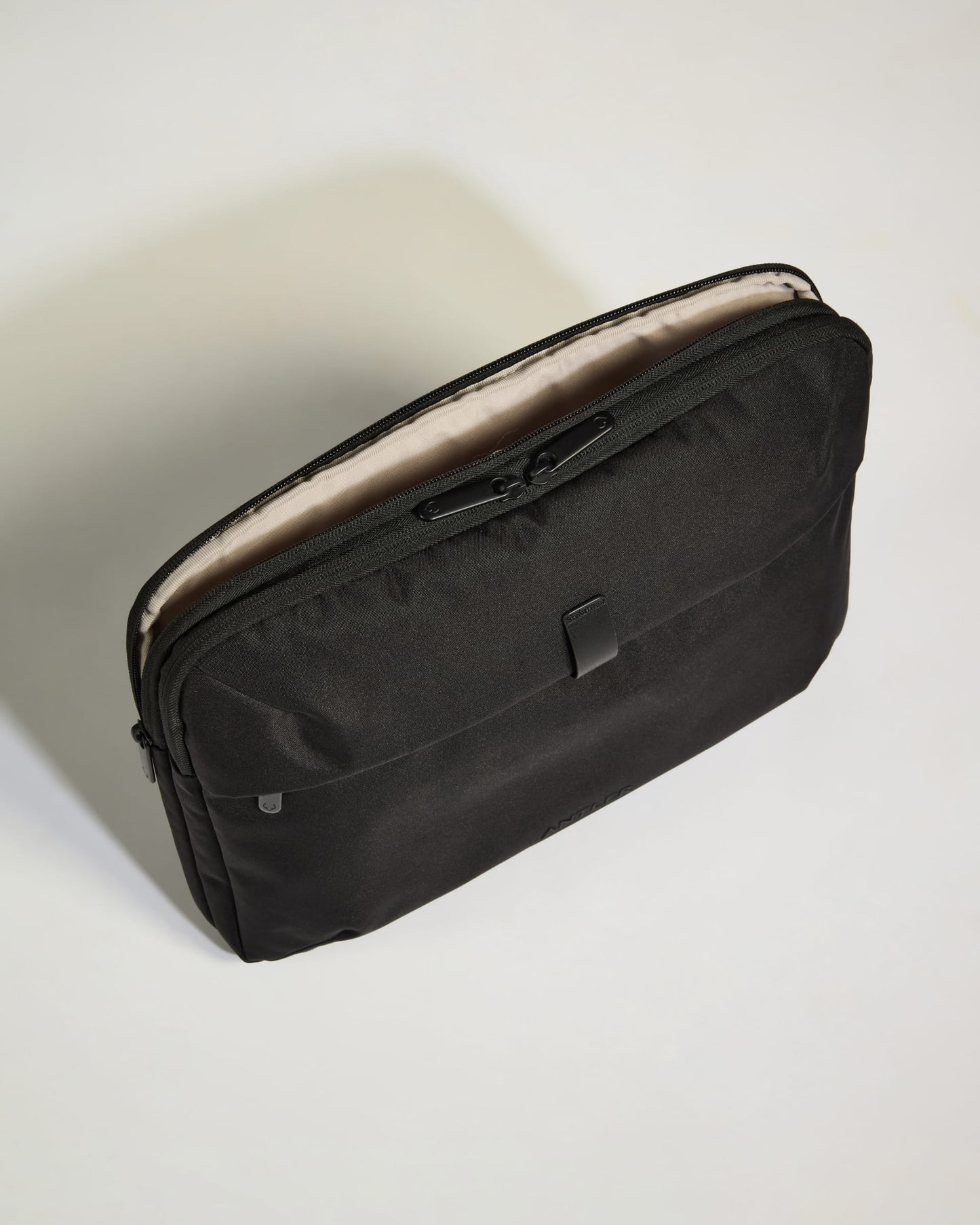 Laptop Case in Black - Urban Light