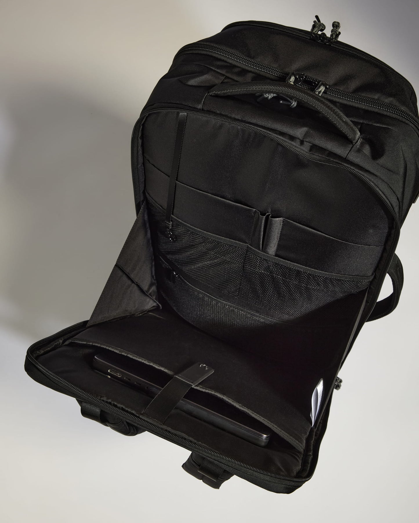 Discovery 60L Backpack in Black