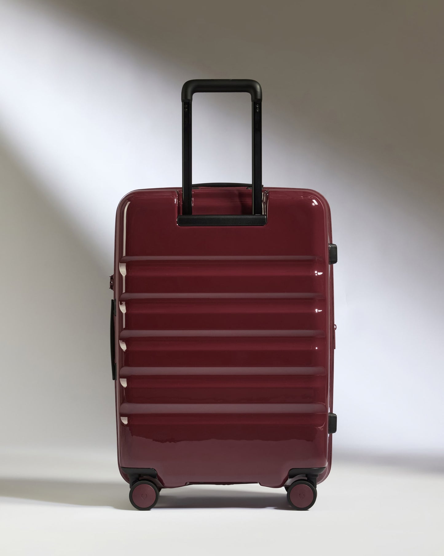 Medium Luggage in Cedar Red Gloss - Icon Stripe