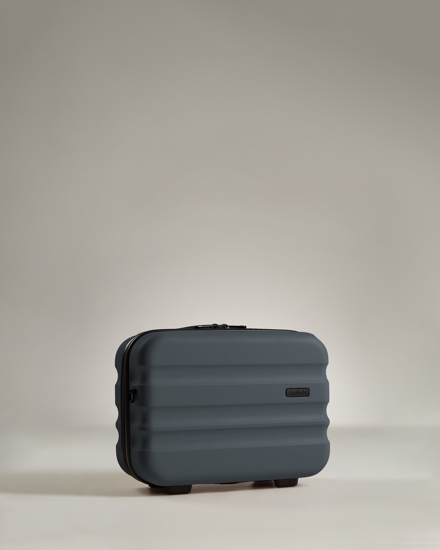 Clifton vanity case in navy