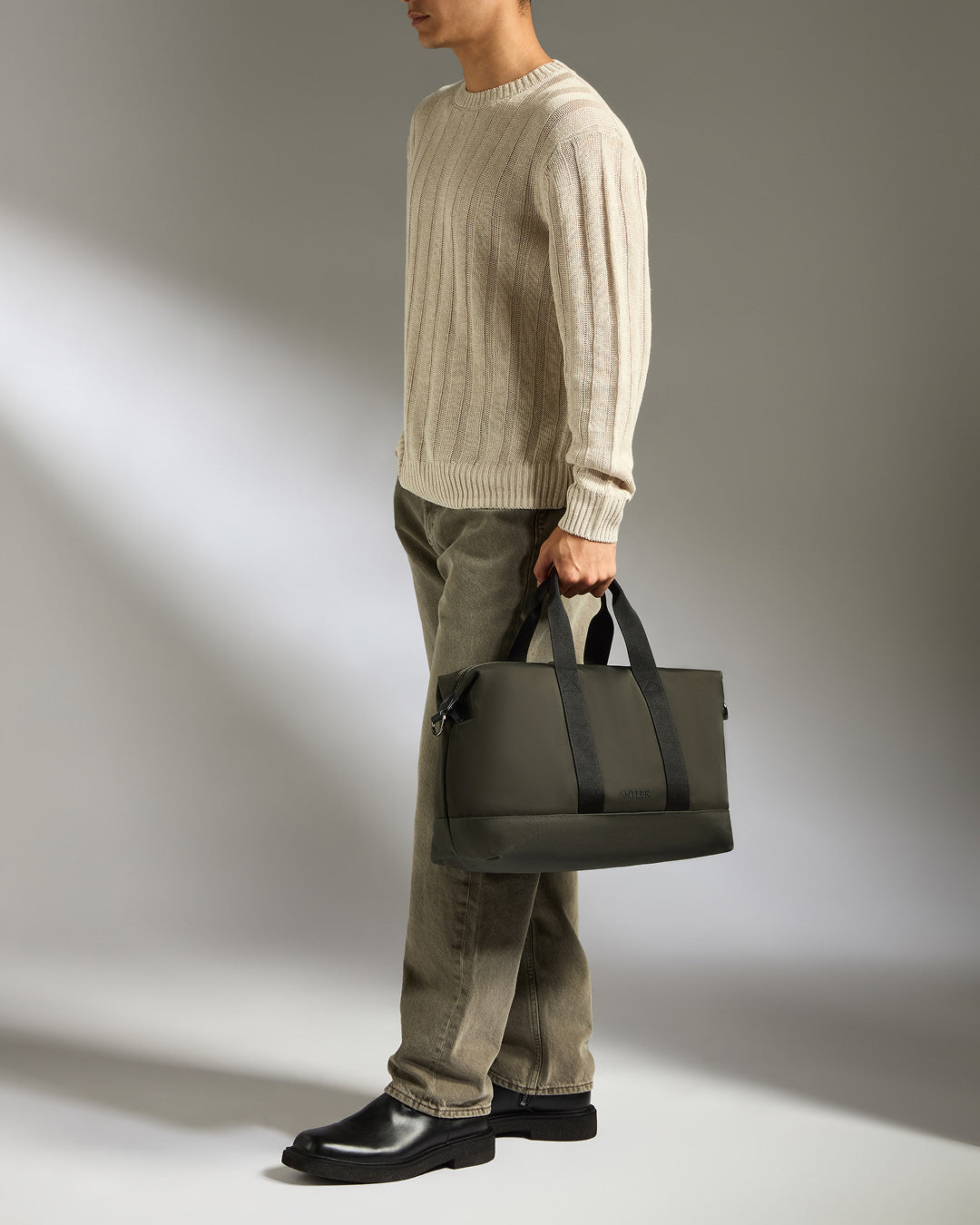 Icon Overnight Bag in Dark Khaki Green